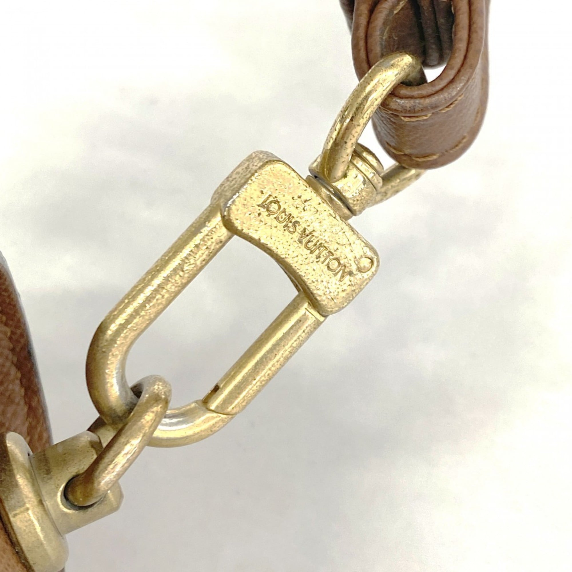 Louis Vuitton Brown Clutch Bag (Pre-Owned)
