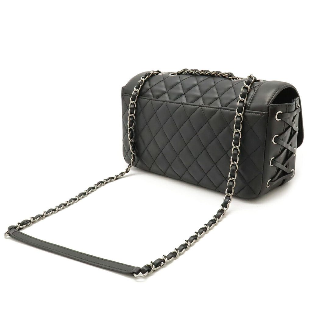 Chanel Black Leather Shoulder Bag (Pre-Owned)