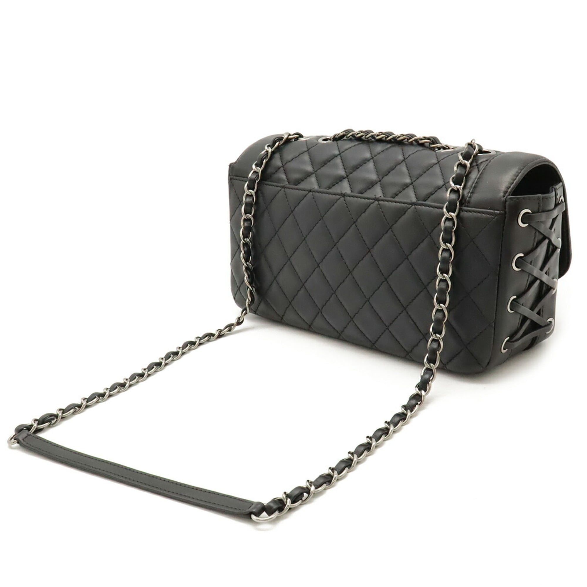 Chanel Black Leather Shoulder Bag (Pre-Owned)
