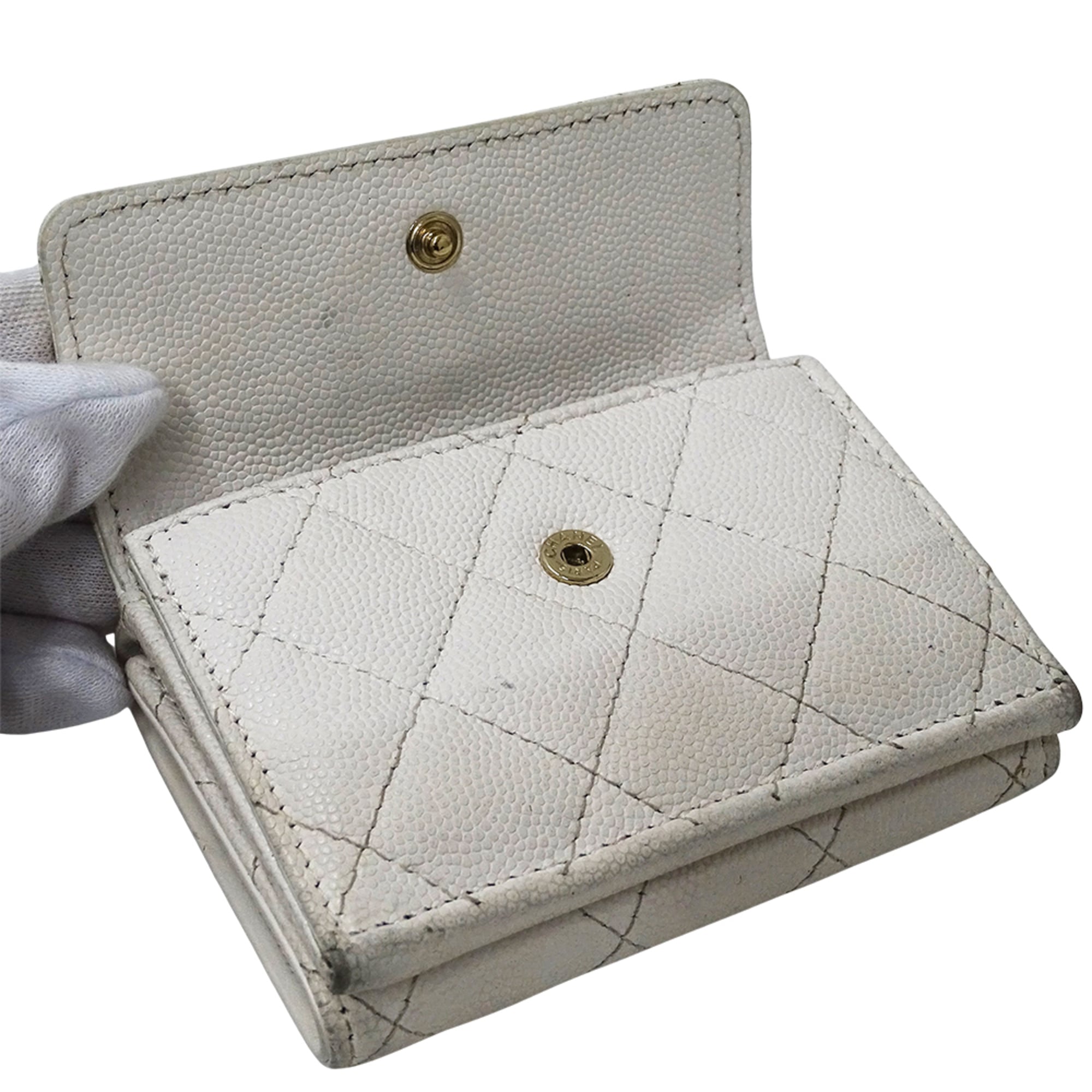 Chanel White Grained Calfskin Wallet (Tri-Fold) (Pre-Owned)