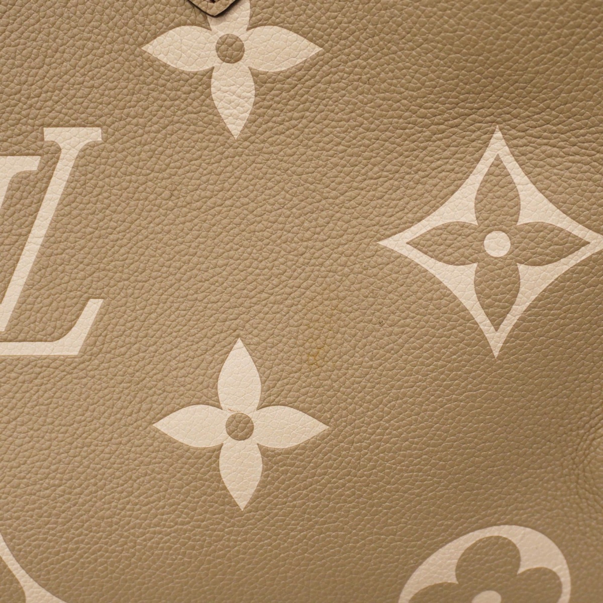 Louis Vuitton Cream Tourterelle Tote Bag (Pre-Owned)