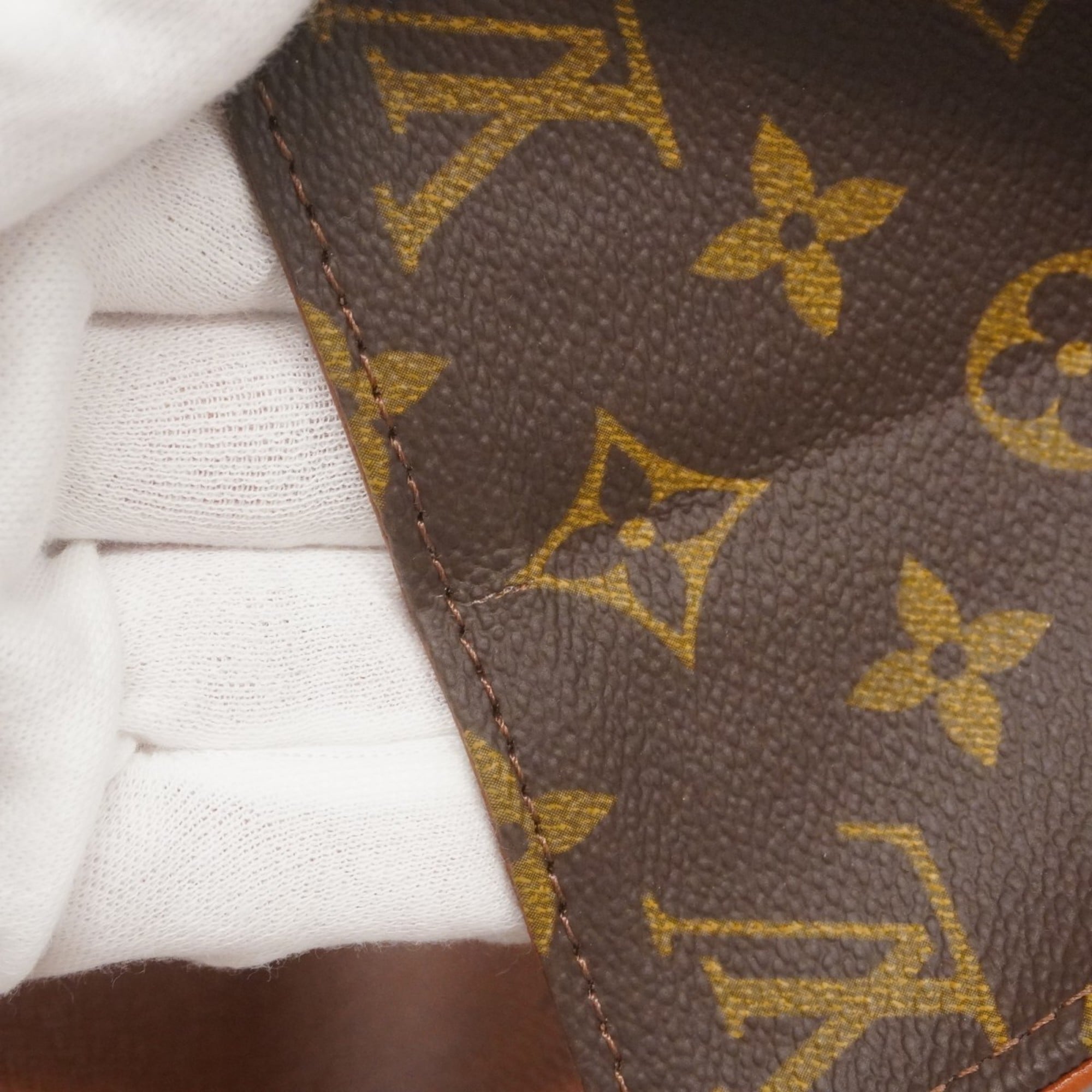 Louis Vuitton Brown Clutch Bag Pochette (Pre-Owned)