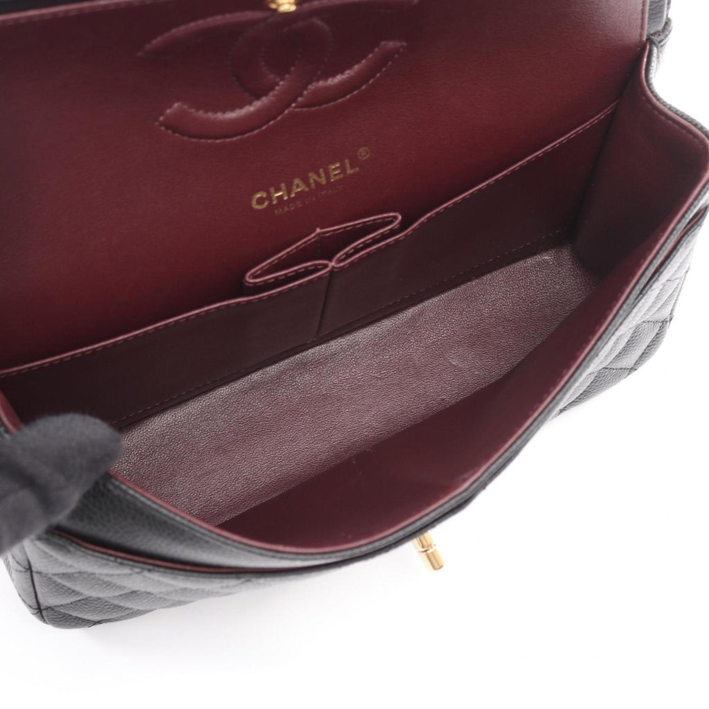 Chanel Black Leather Shoulder Bag (Pre-Owned)