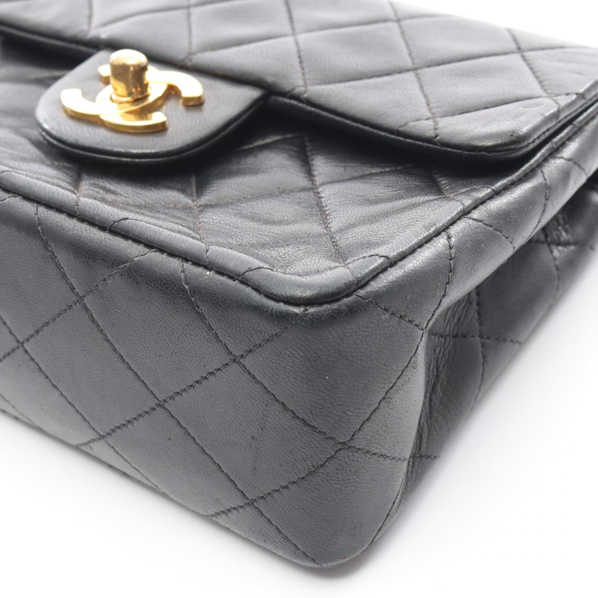 Chanel Black Leather Shoulder Bag (Pre-Owned)