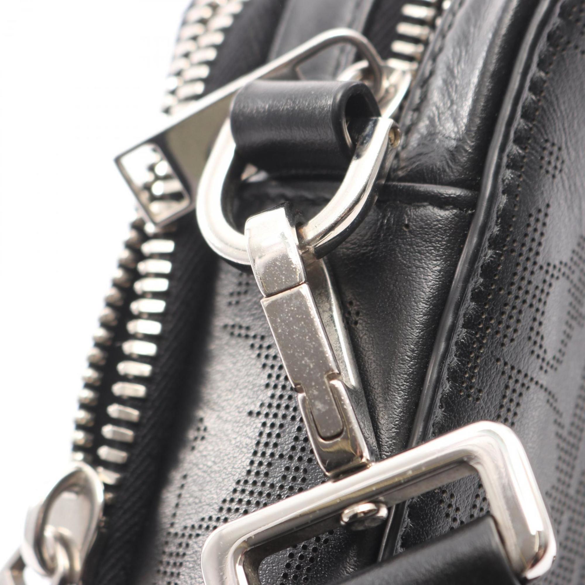Christian Dior Black Leather Shoulder Bag (Pre-Owned)