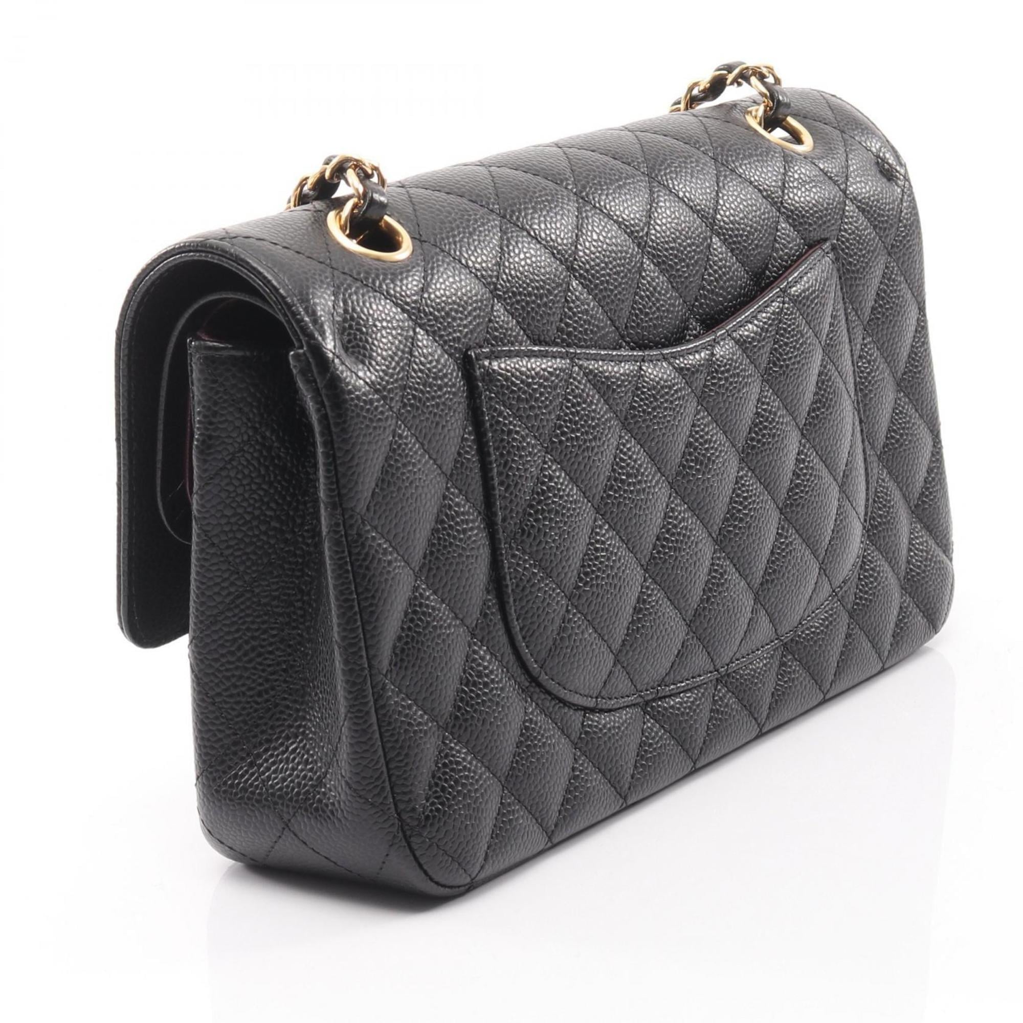 Chanel Black Leather Shoulder Bag (Pre-Owned)