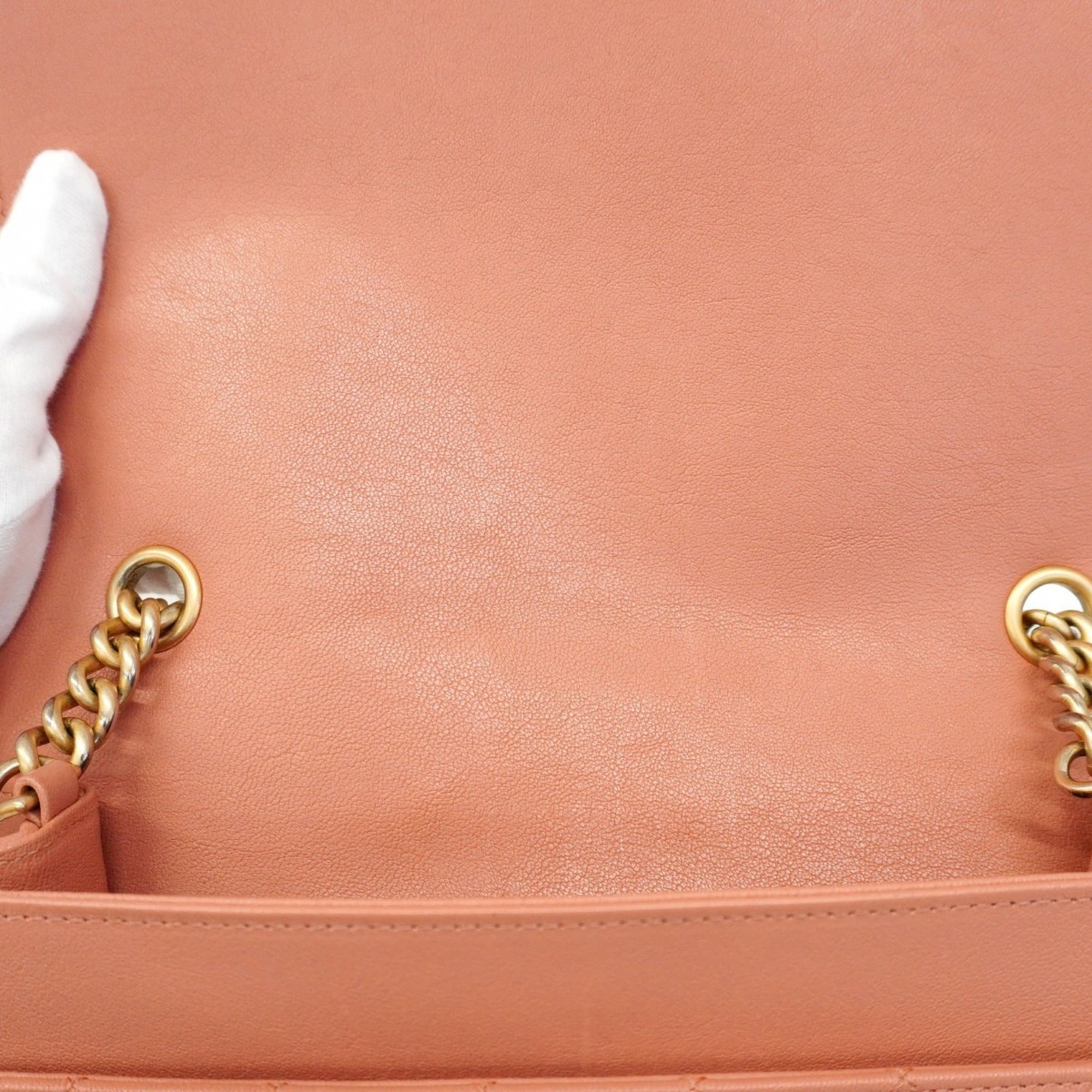 Chanel Pink Leather Shoulder Bag (Pre-Owned)