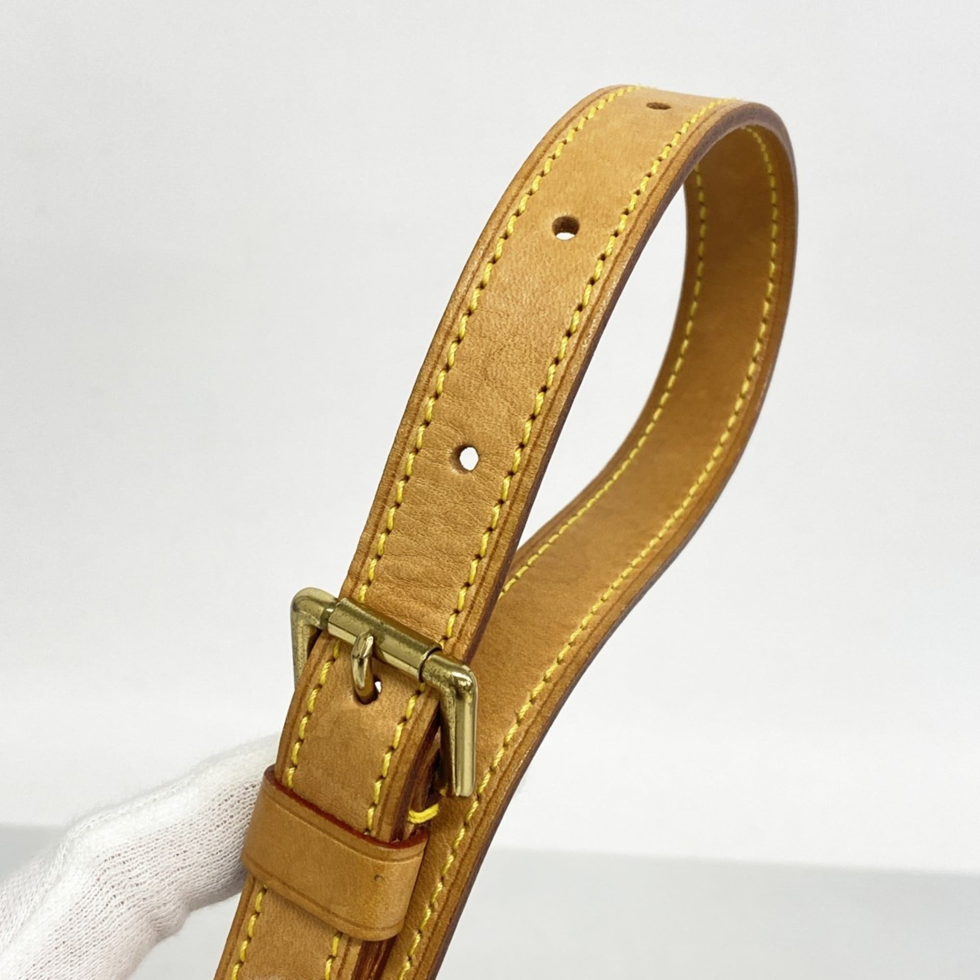 Louis Vuitton Brown Shoulder Bag (Pre-Owned)