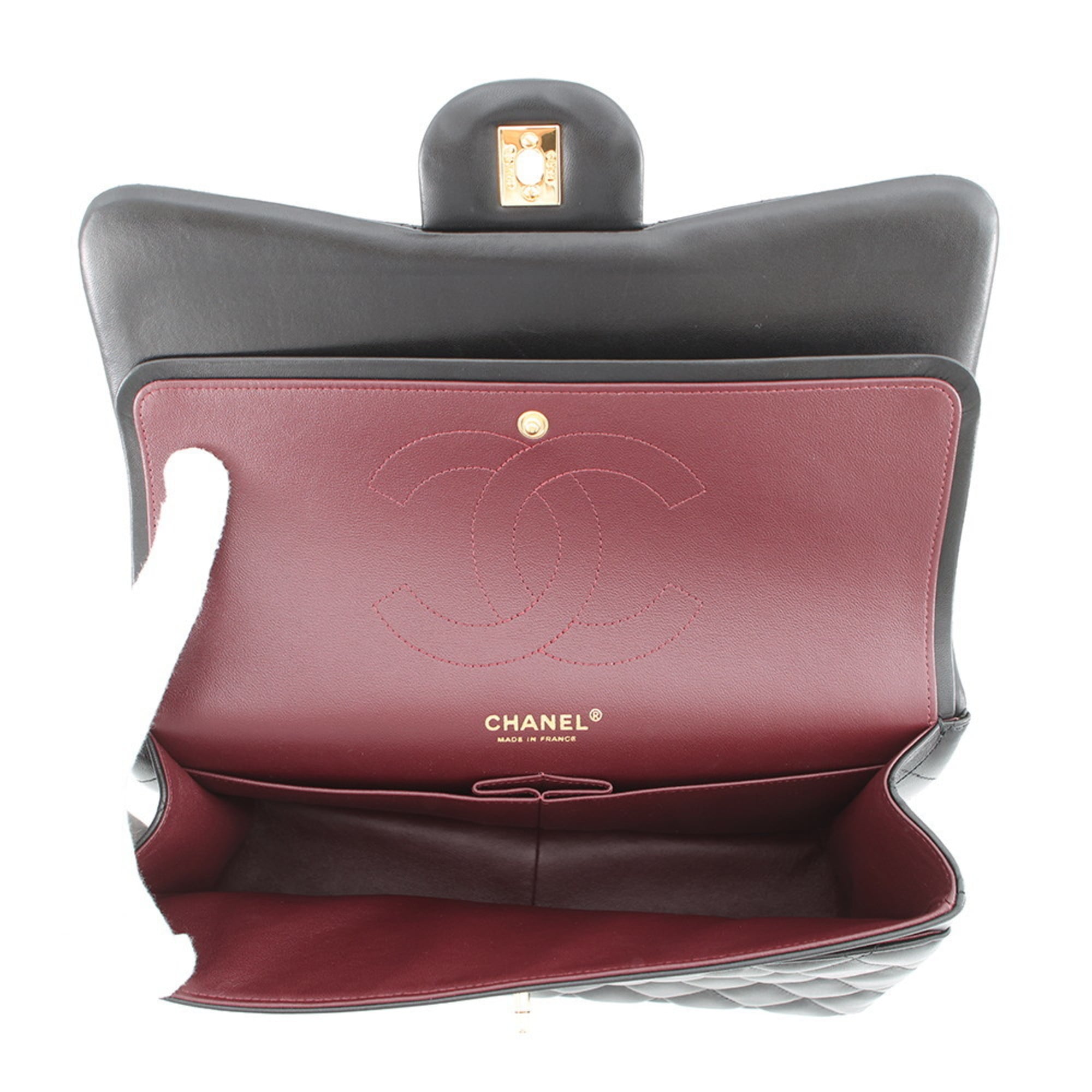 Chanel Matelasse Black Leather Shoulder Bag (Pre-Owned)