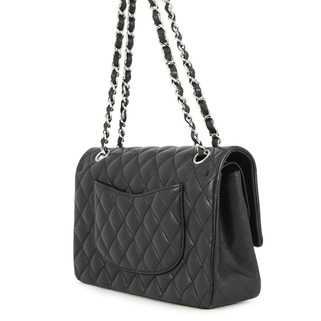 Chanel Matelasse Black Leather Shoulder Bag (Pre-Owned)