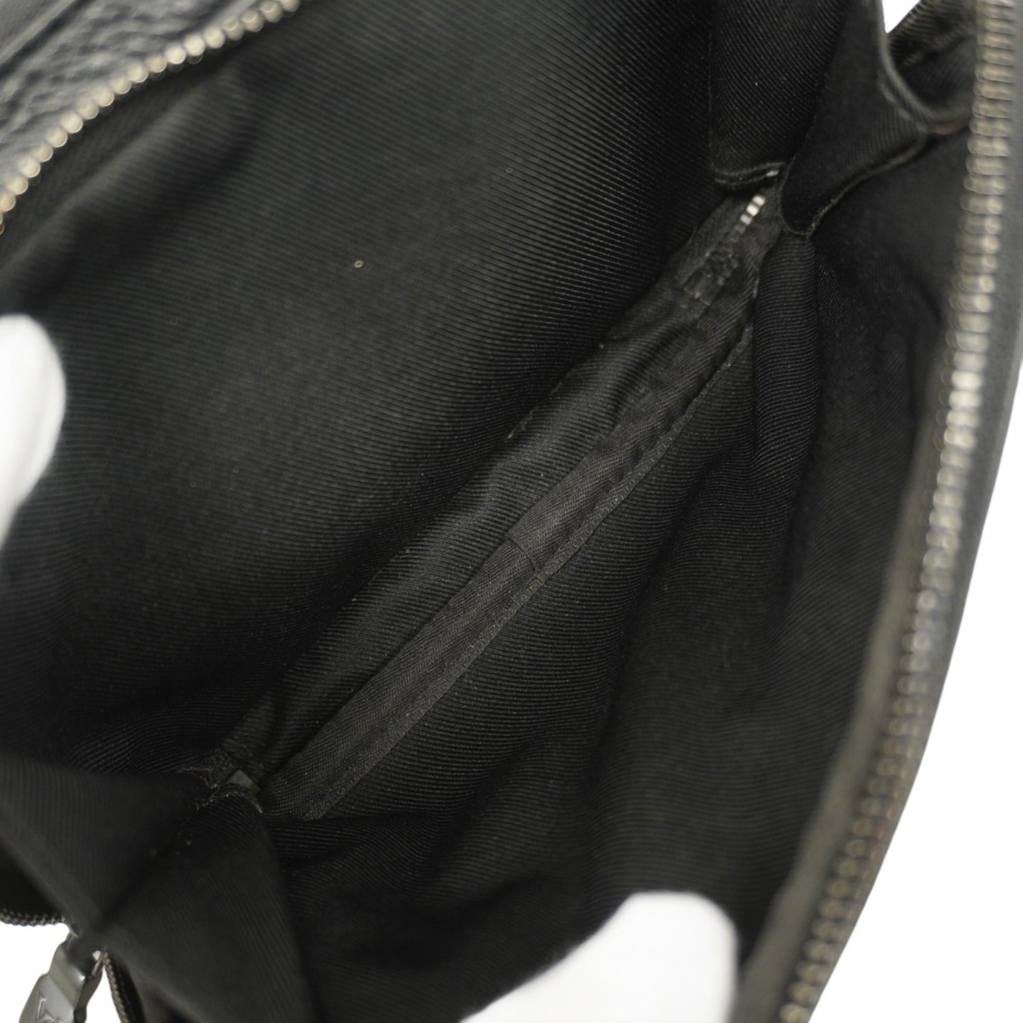 Louis Vuitton Black Shoulder Bag (Pre-Owned)