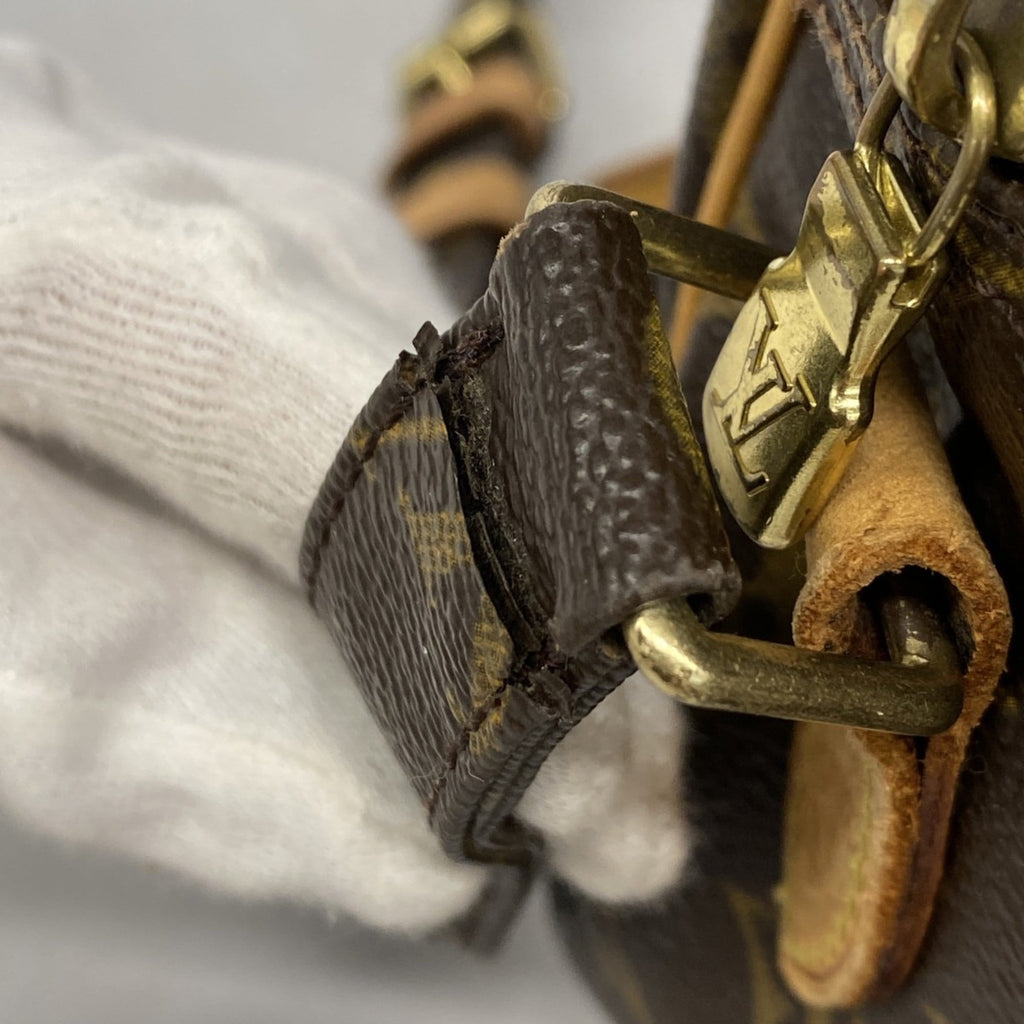 Louis Vuitton Brown Shoulder Bag (Pre-Owned)