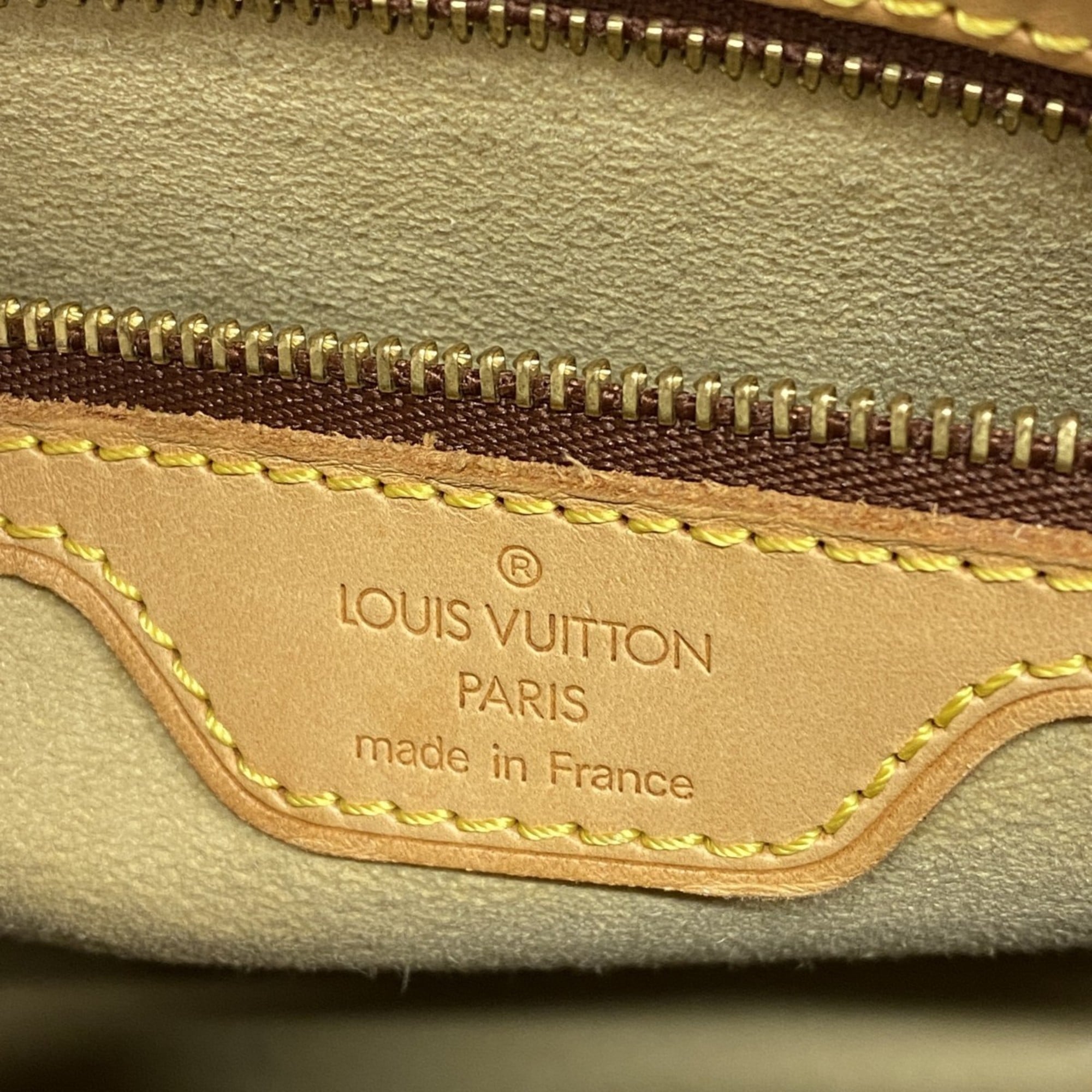 Louis Vuitton Brown Shoulder Bag (Pre-Owned)