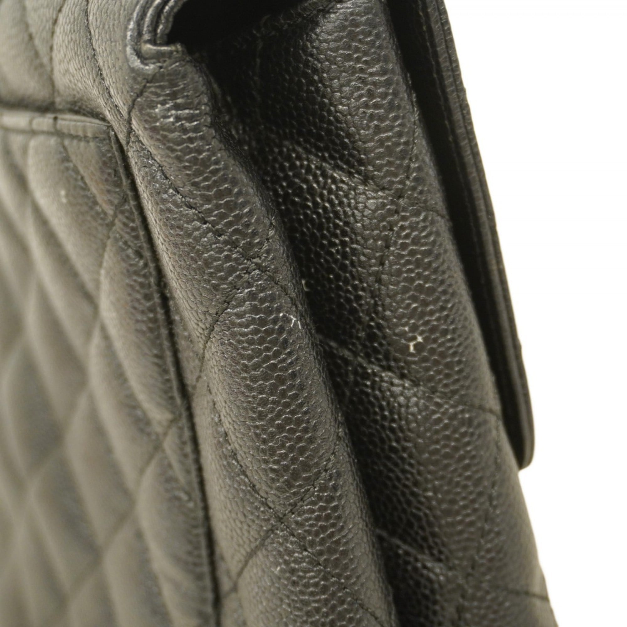 Chanel Black Grained Calfskin Handbag (Pre-Owned)