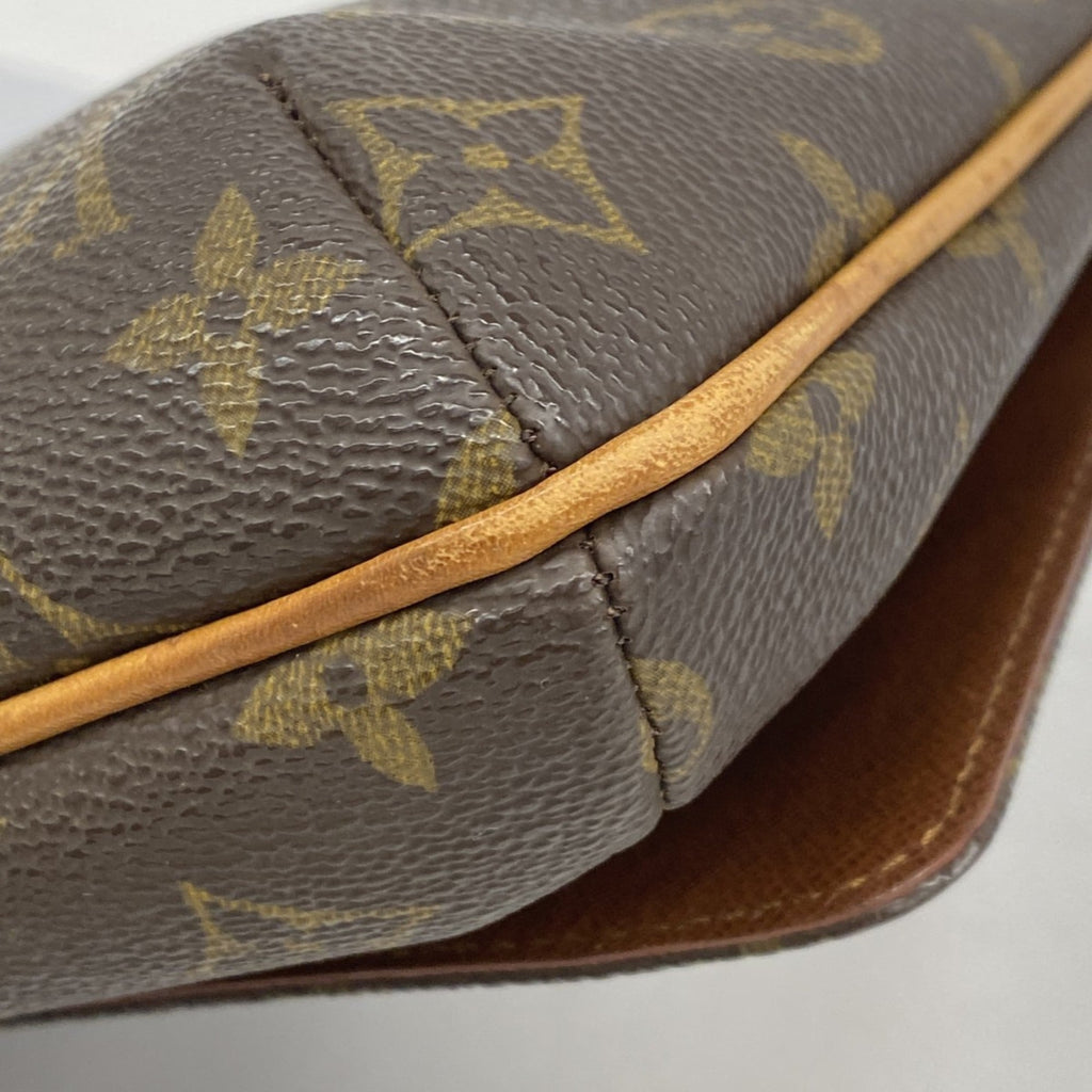 Louis Vuitton Brown Shoulder Bag (Pre-Owned)