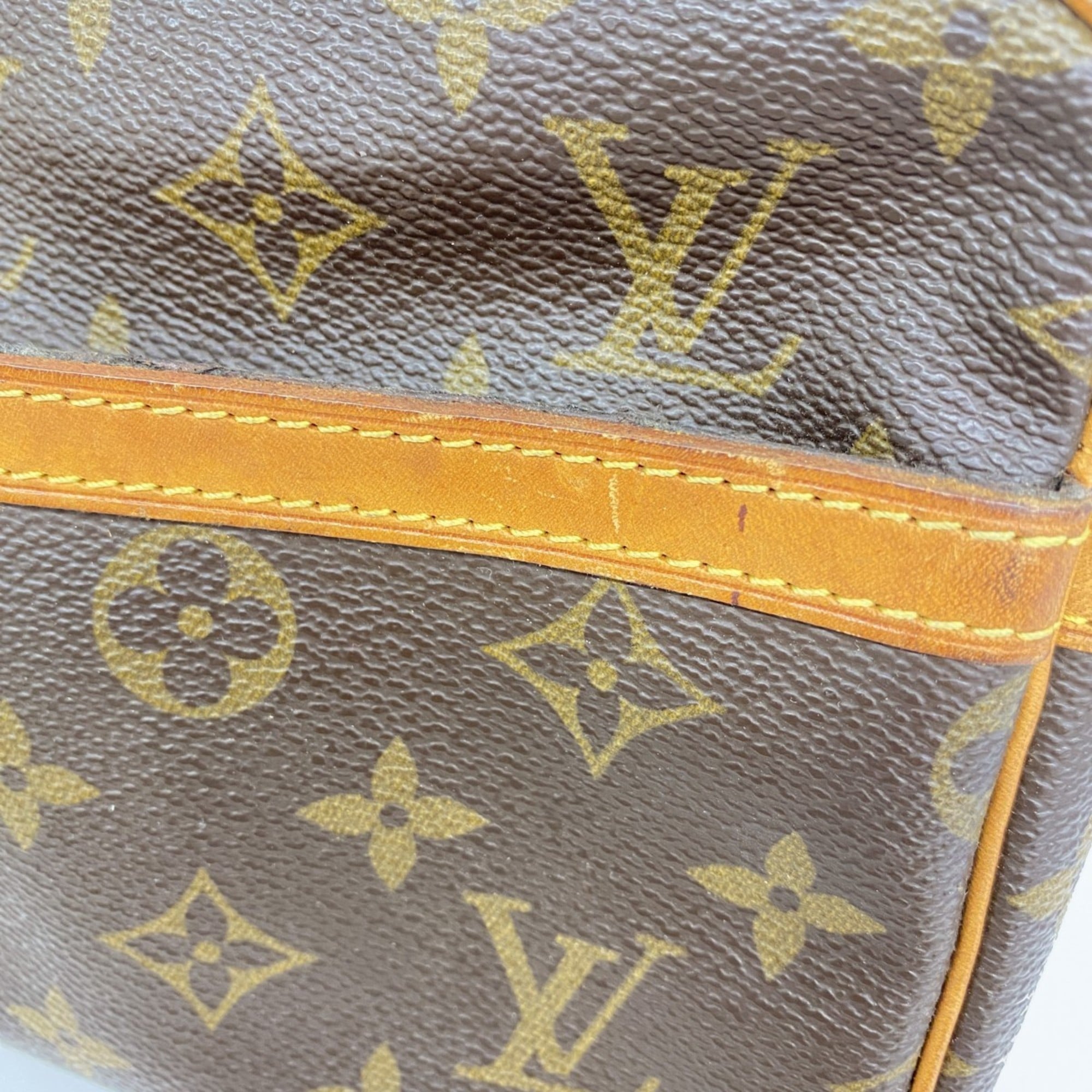 Louis Vuitton Brown Clutch Bag (Pre-Owned)