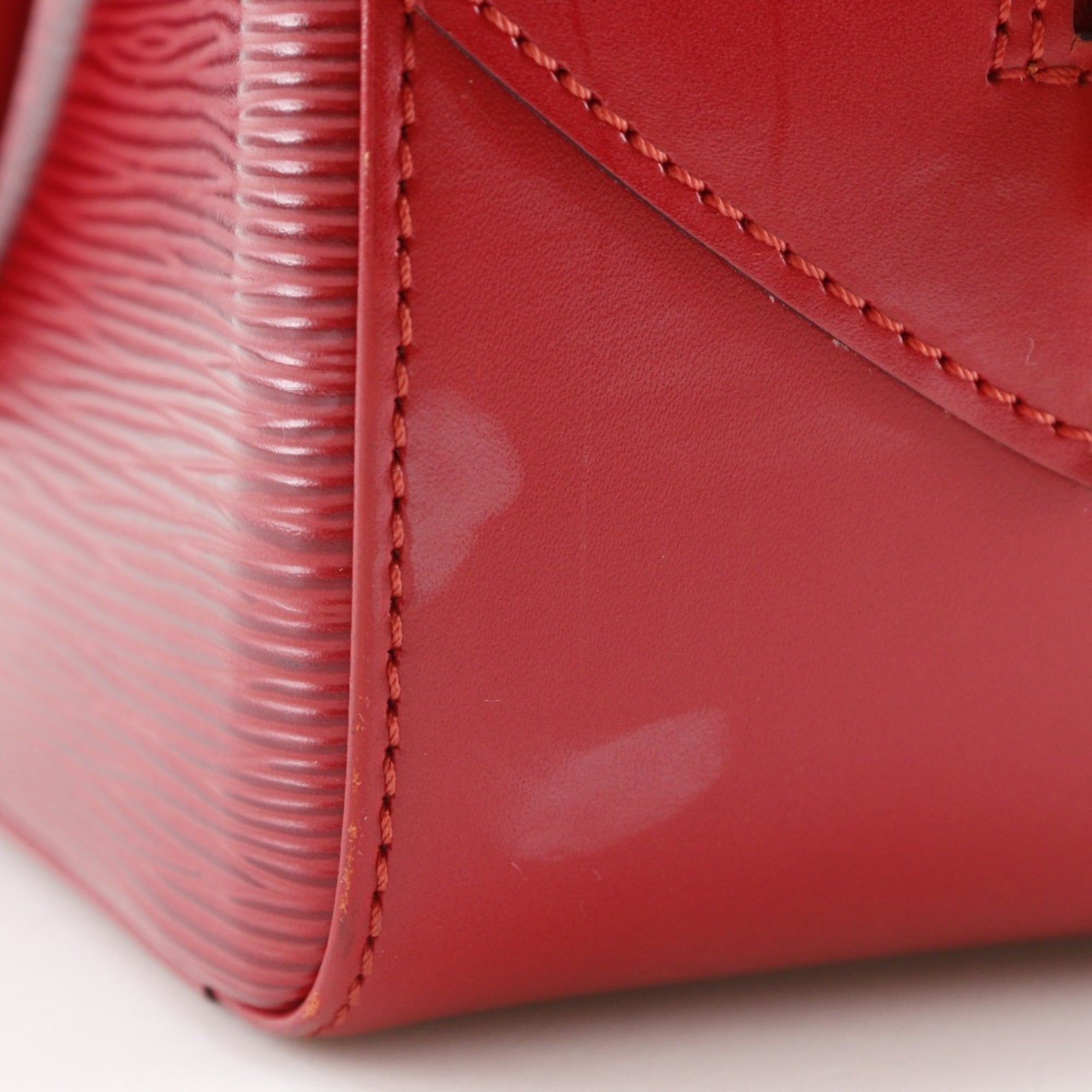 Louis Vuitton Epi Red Color Epi Leather Handbag (Pre-Owned)