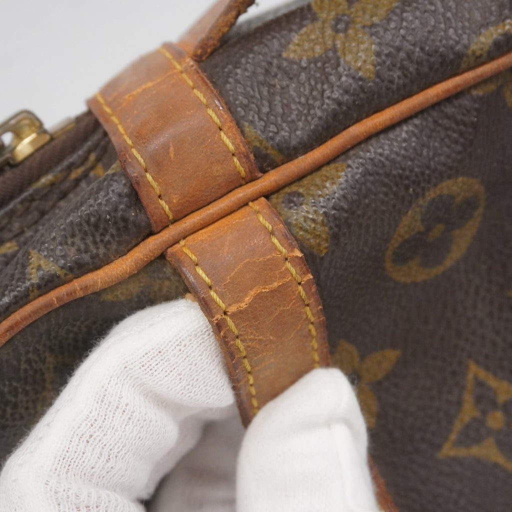 Louis Vuitton Brown Clutch Bag (Pre-Owned)