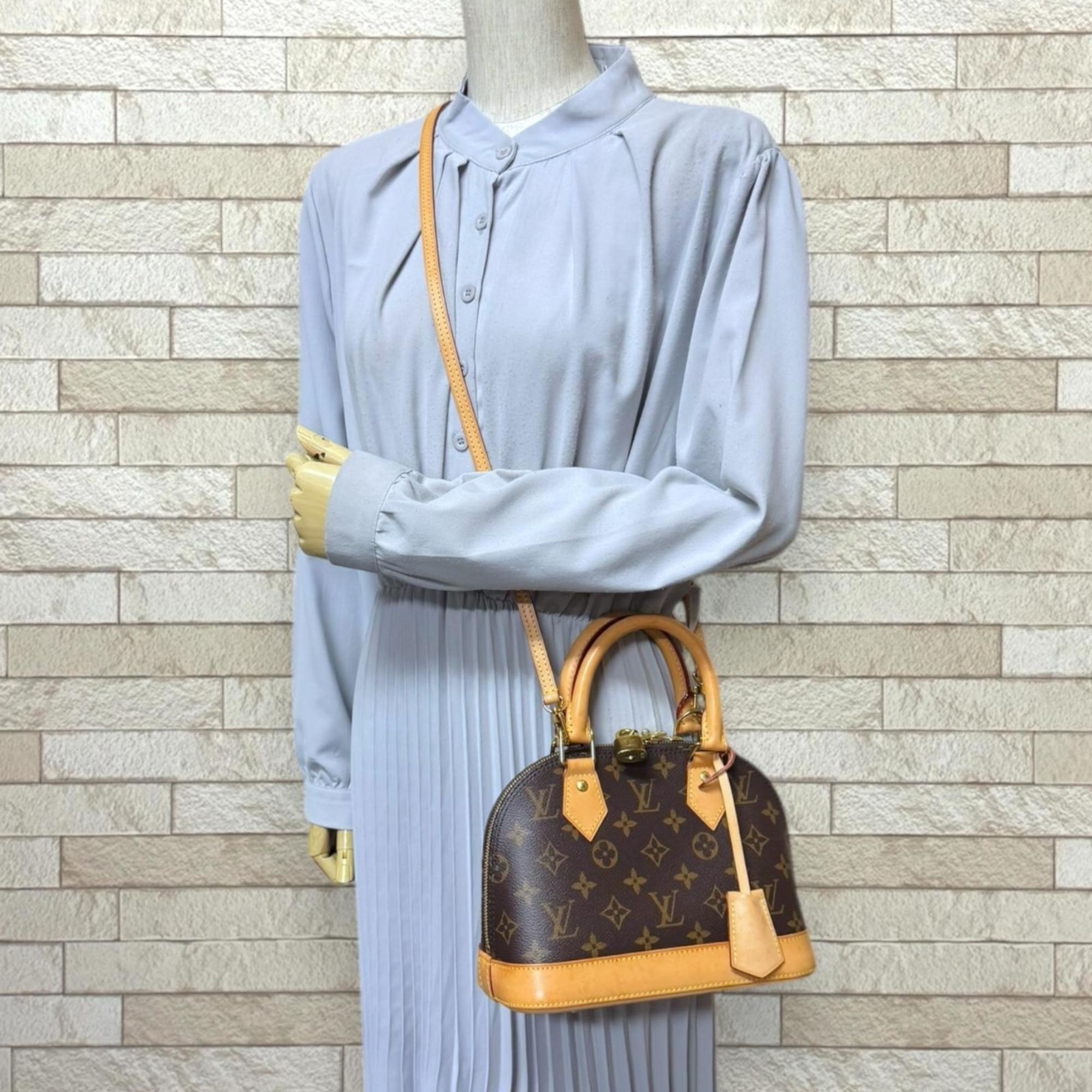 Louis Vuitton Brown Monogram Shoulder Bag (Pre-Owned)