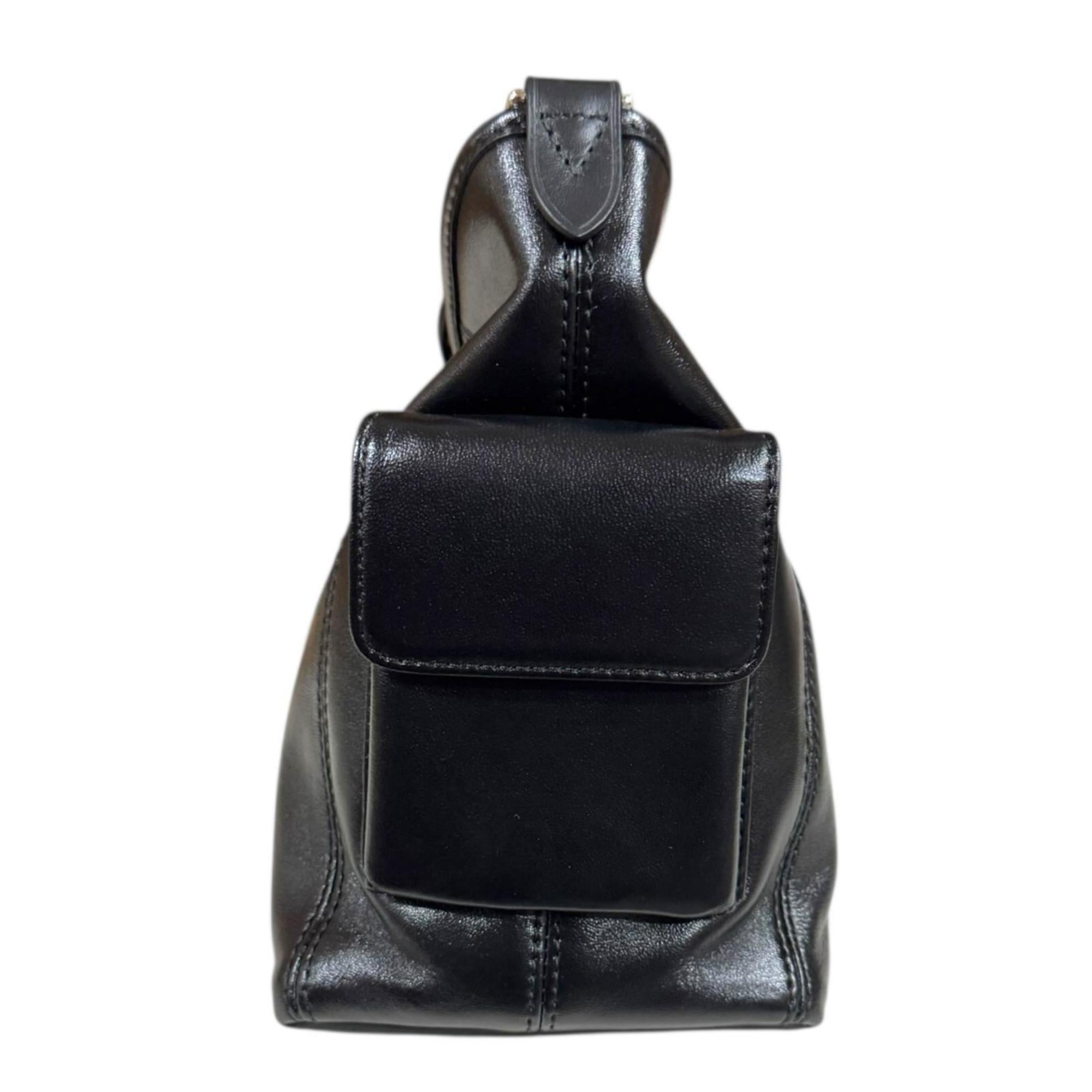 Louis Vuitton Black Leather Shoulder Bag (Pre-Owned)