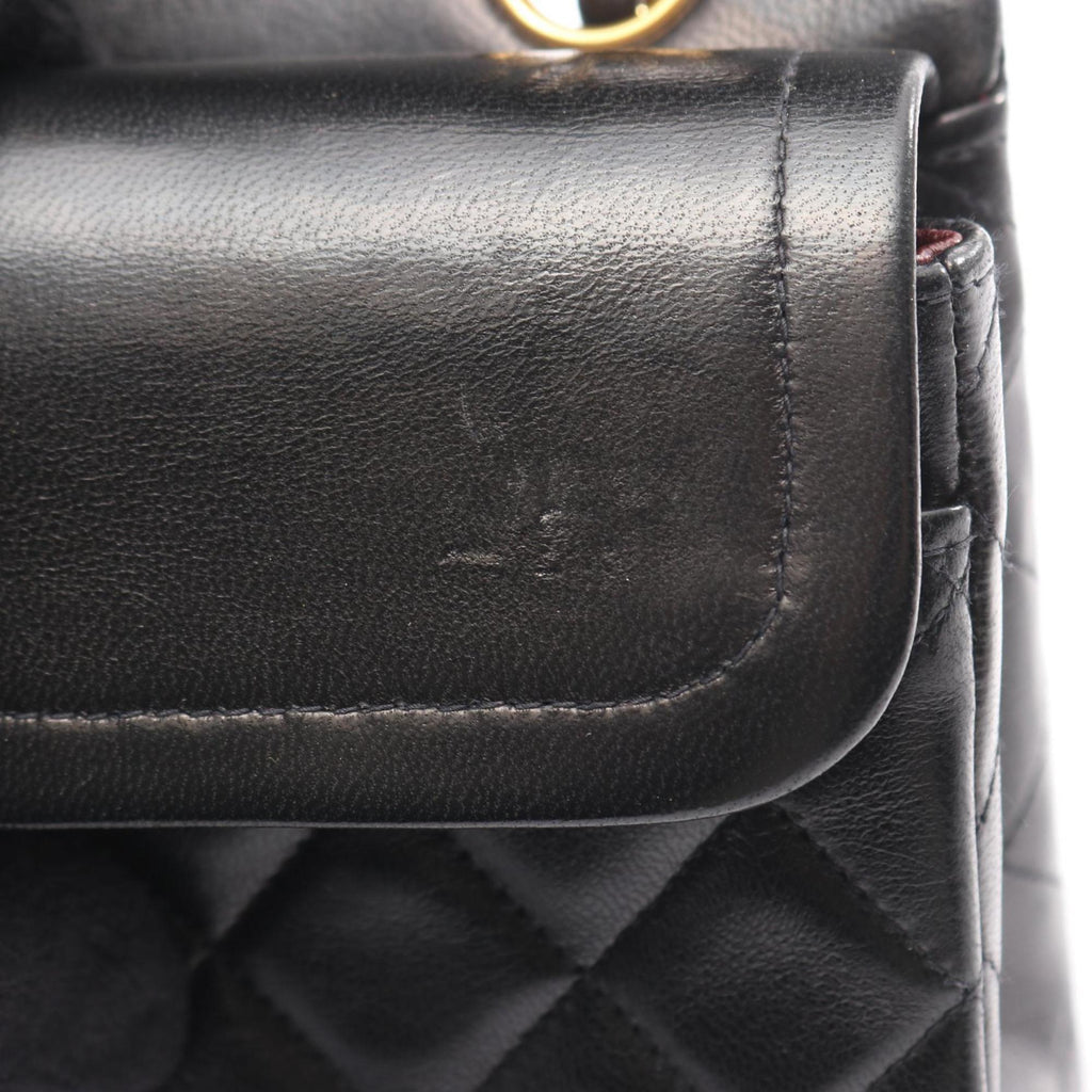Chanel Black Leather Shoulder Bag (Pre-Owned)