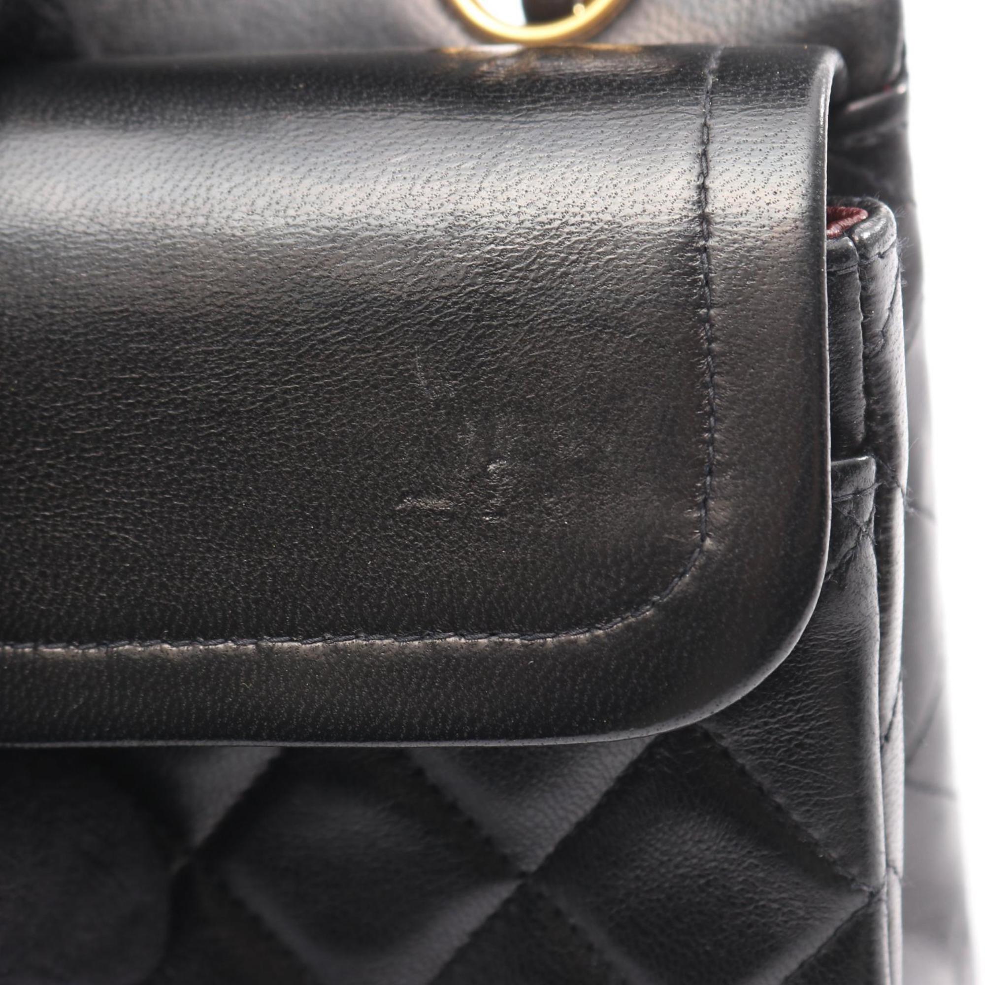 Chanel Black Leather Shoulder Bag (Pre-Owned)