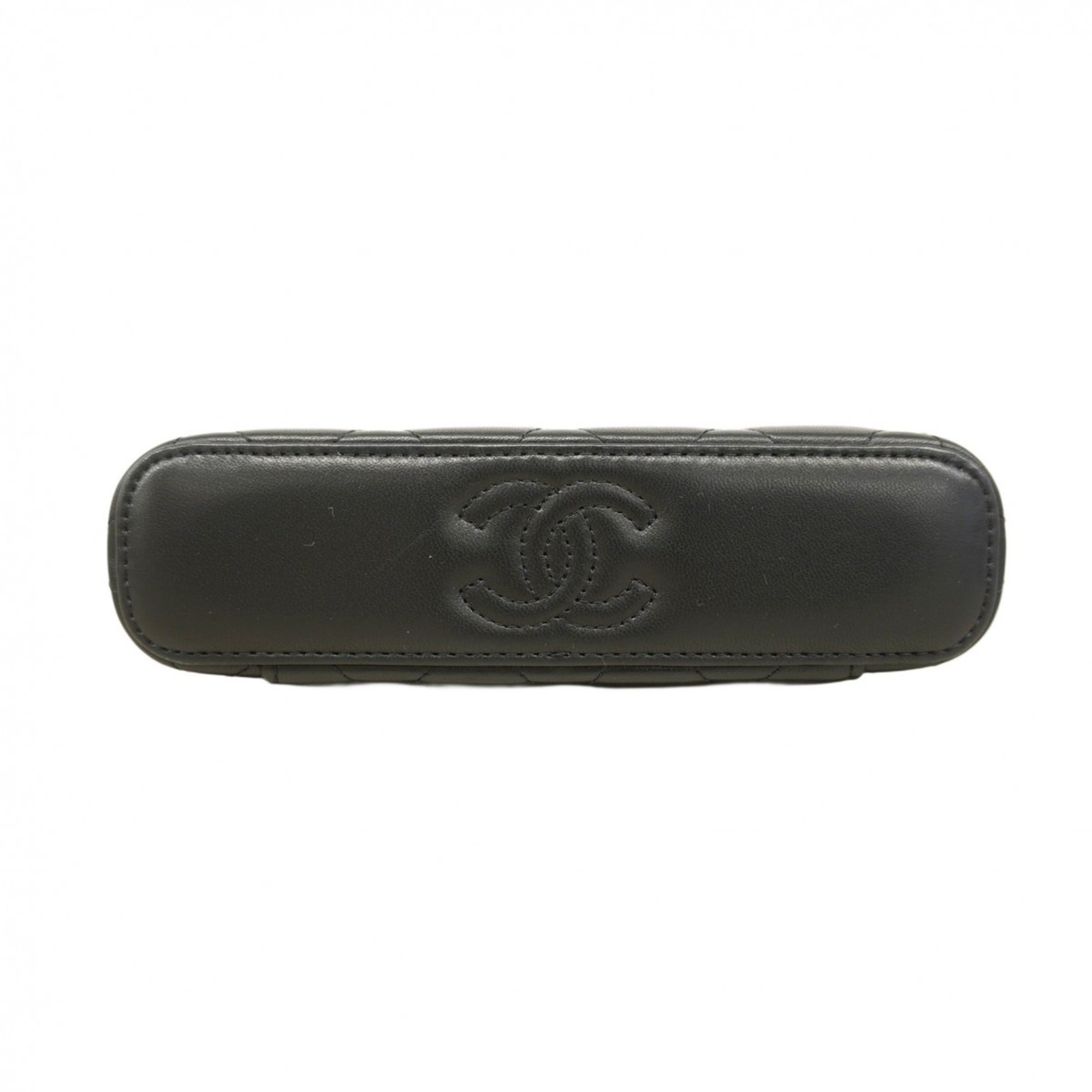 Chanel Black Leather Shoulder Bag (Pre-Owned)