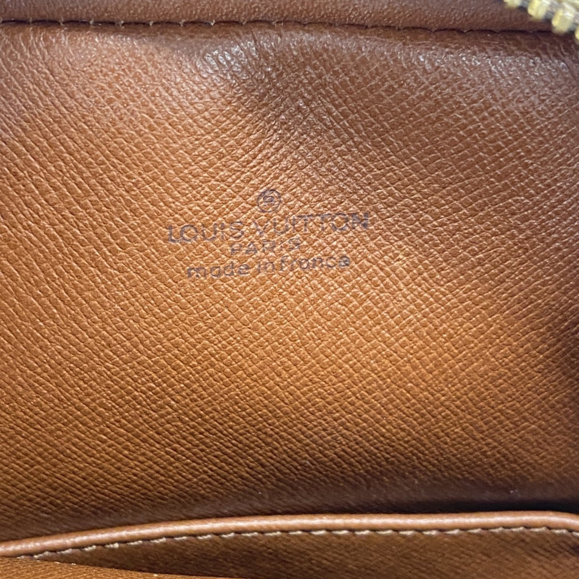 Louis Vuitton Brown Shoulder Bag (Pre-Owned)
