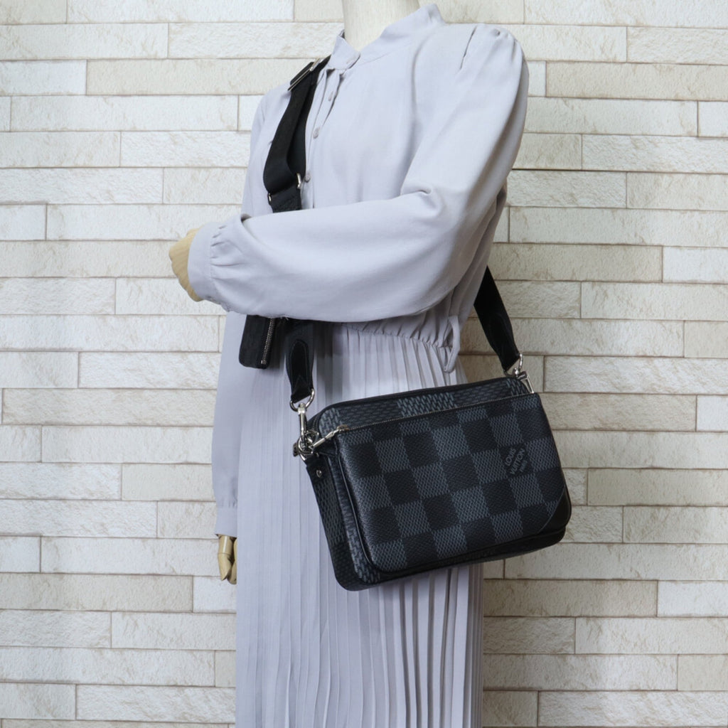 Louis Vuitton Black Gray Damier Graphite Shoulder Bag (Pre-Owned)