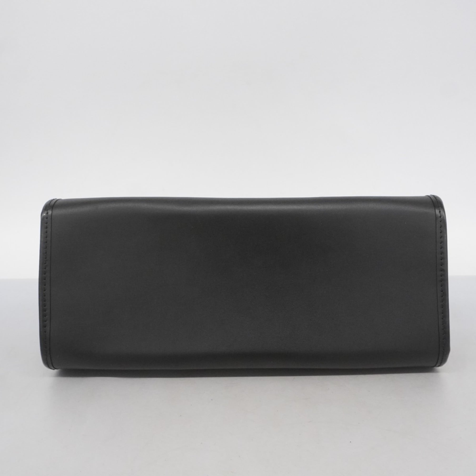 Louis Vuitton Noir Handbag (Pre-Owned)