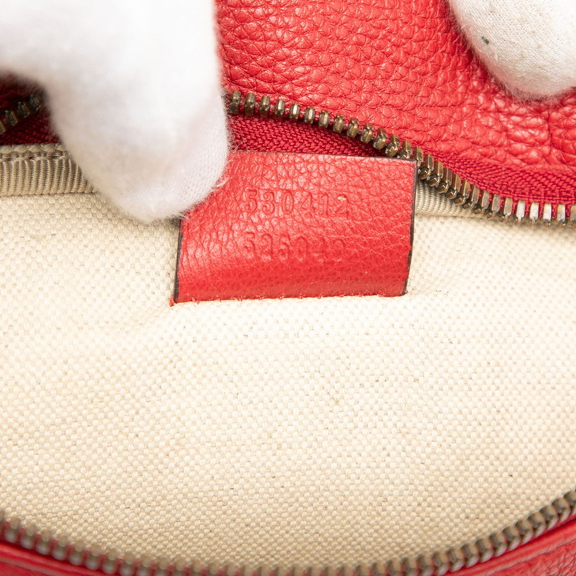 Gucci Red Color Leather Sling Bag (Pre-Owned)