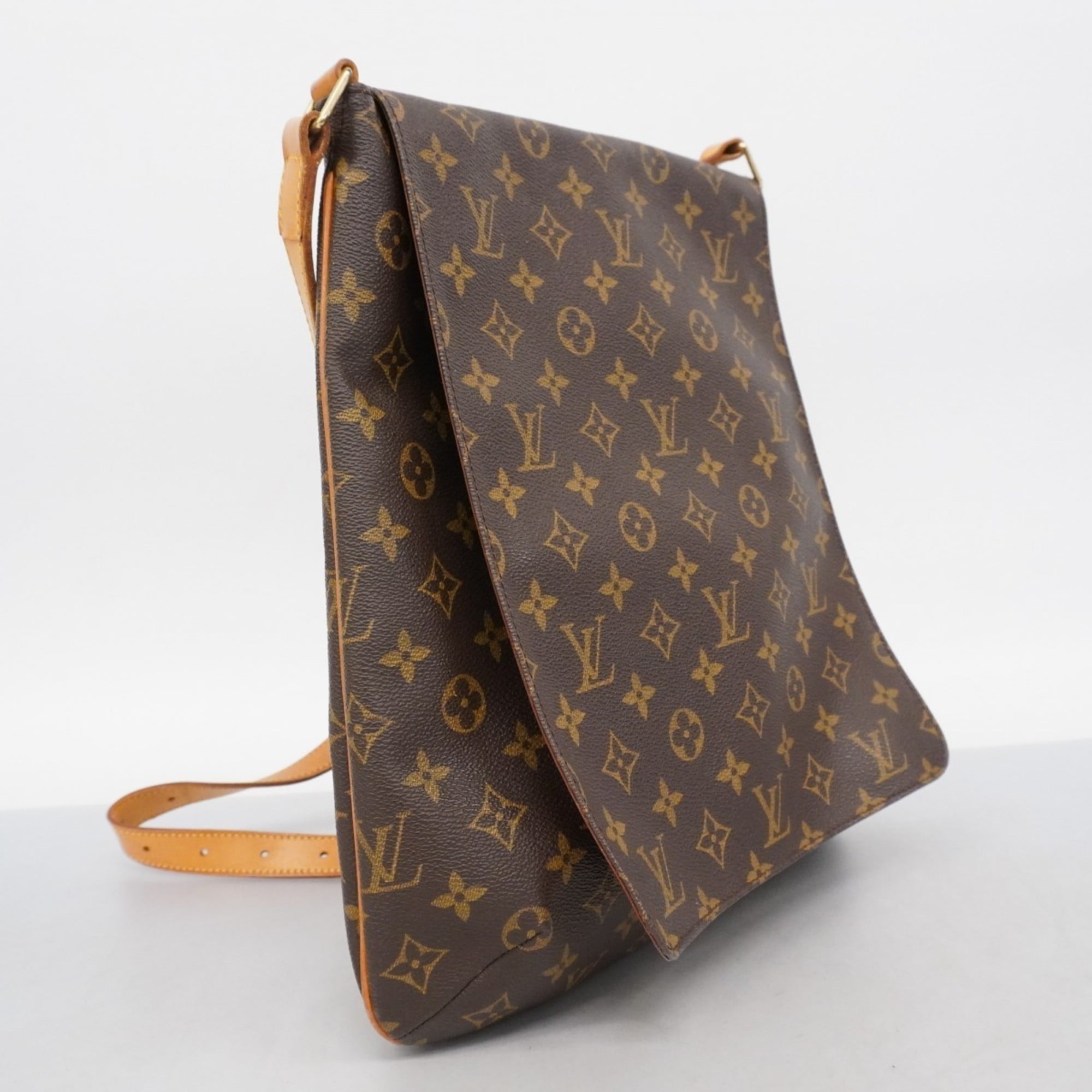 Louis Vuitton Brown Shoulder Bag (Pre-Owned)