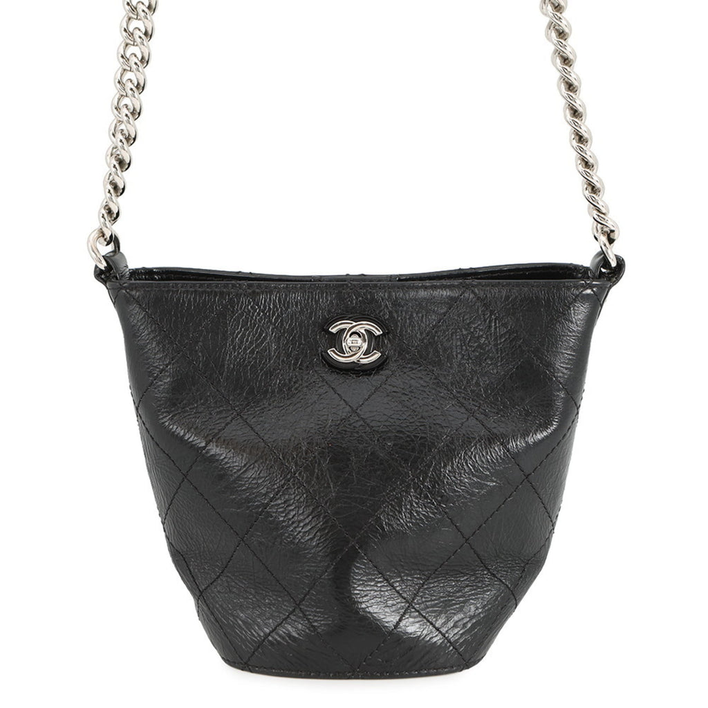 Chanel Matelasse Black Leather Shoulder Bag (Pre-Owned)