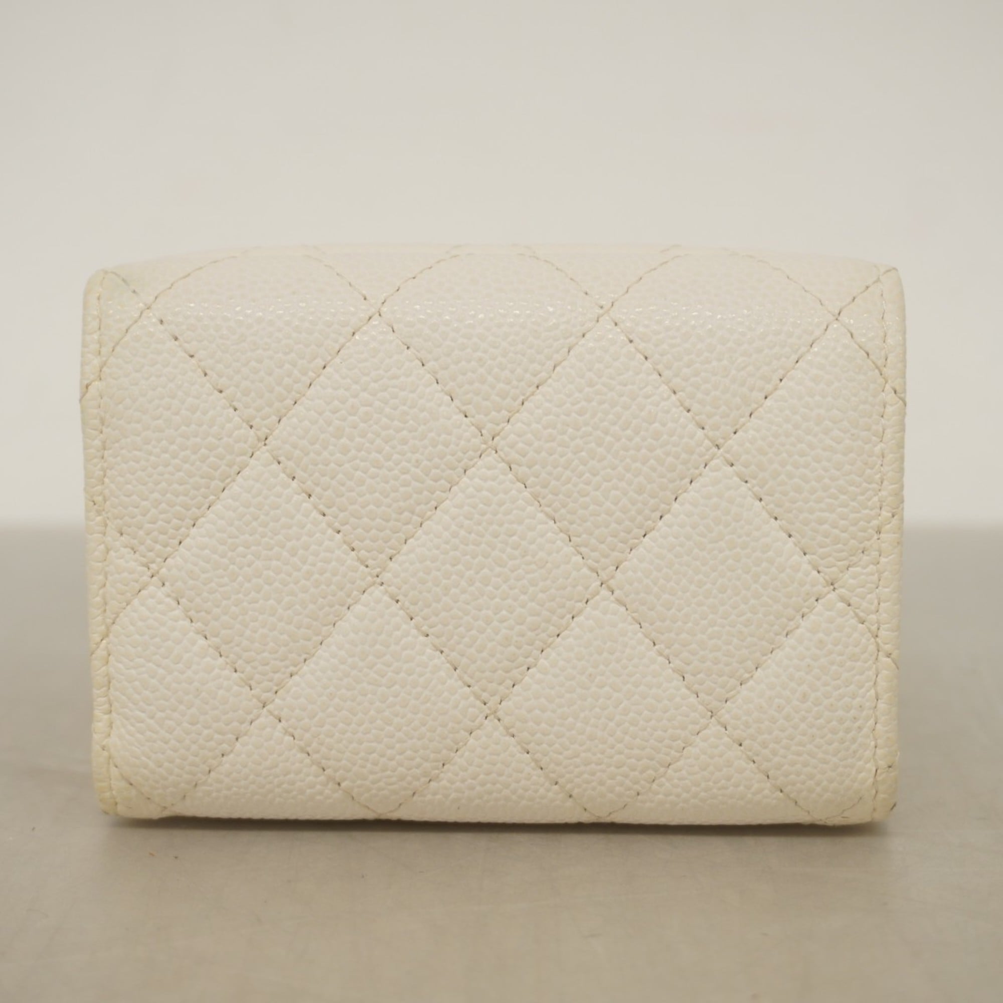 Chanel White Grained Calfskin Wallet (Tri-Fold) (Pre-Owned)