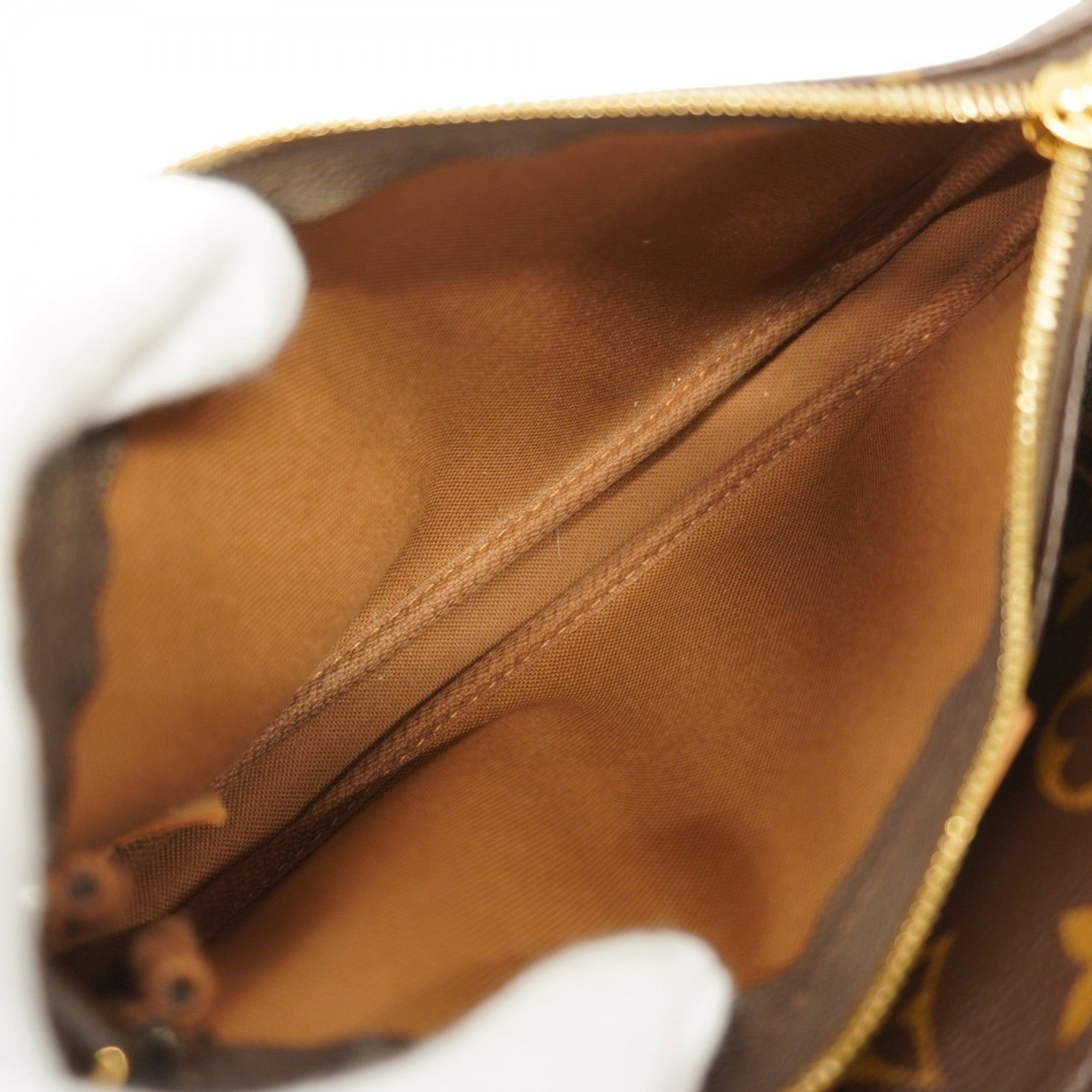 Louis Vuitton Brown Shoulder Bag (Pre-Owned)