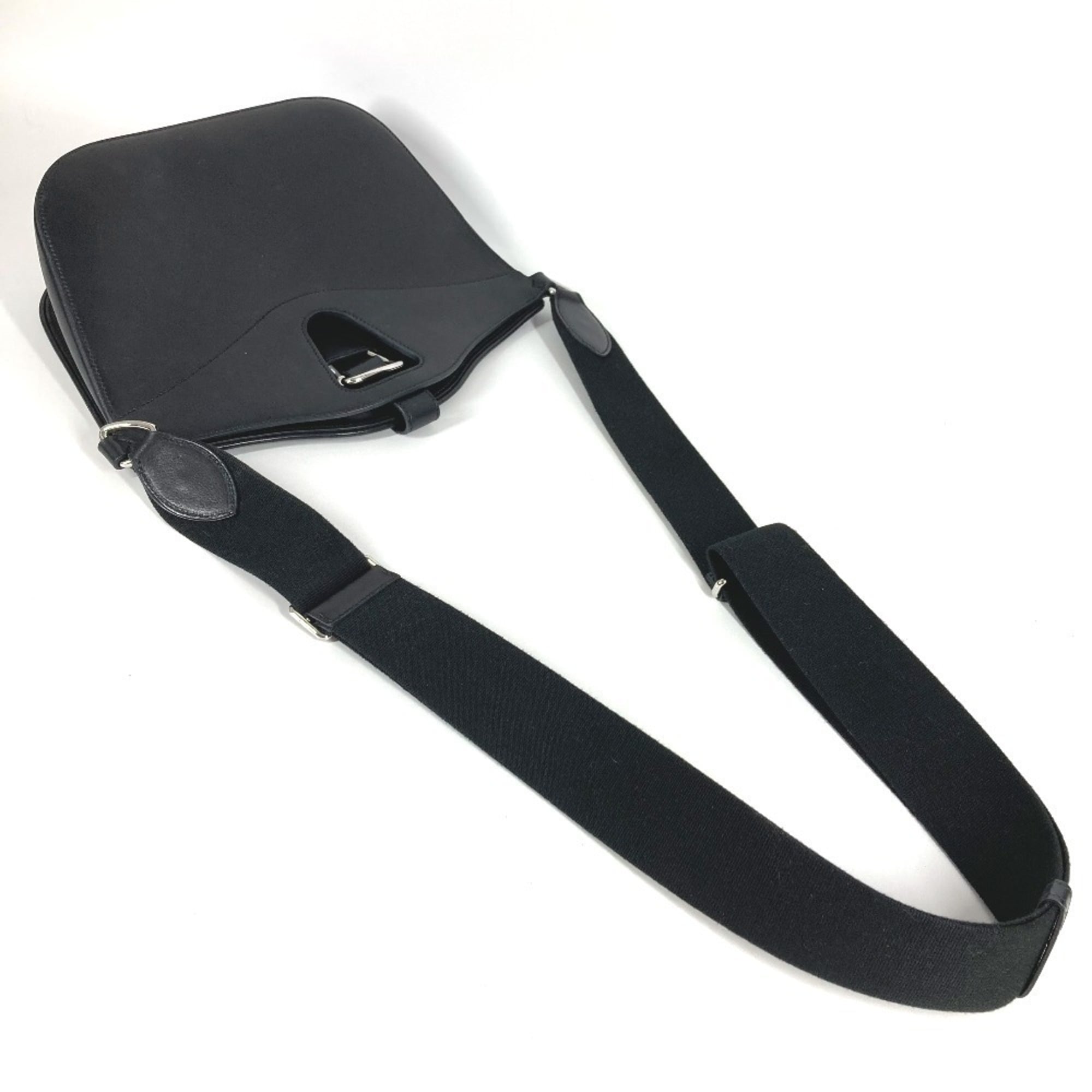 Hermes Black Evergrain Leather Shoulder Bag (Pre-Owned)