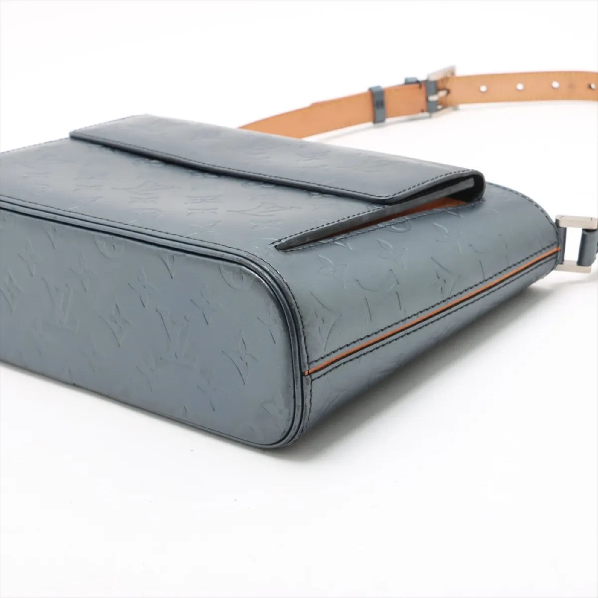 Louis Vuitton Blue Leather Shoulder Bag (Pre-Owned)