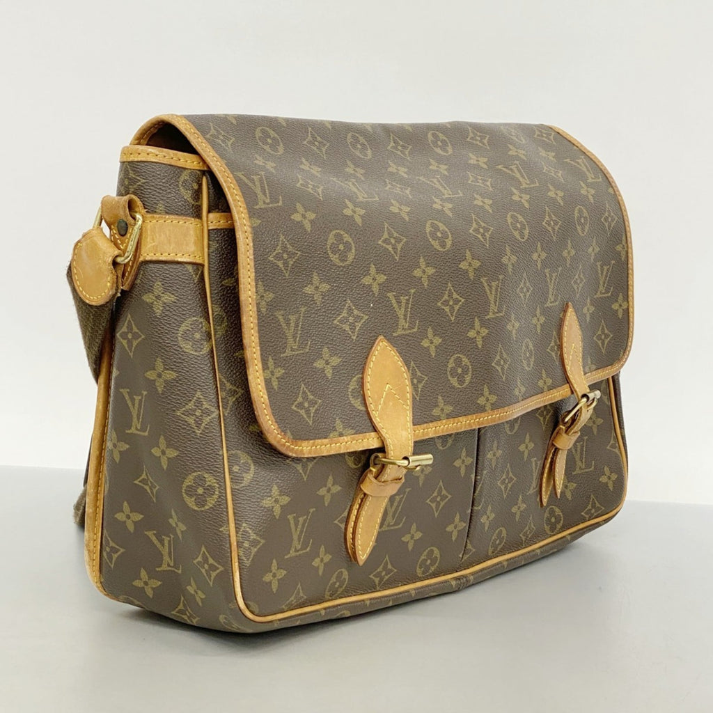 Louis Vuitton Brown Shoulder Bag (Pre-Owned)