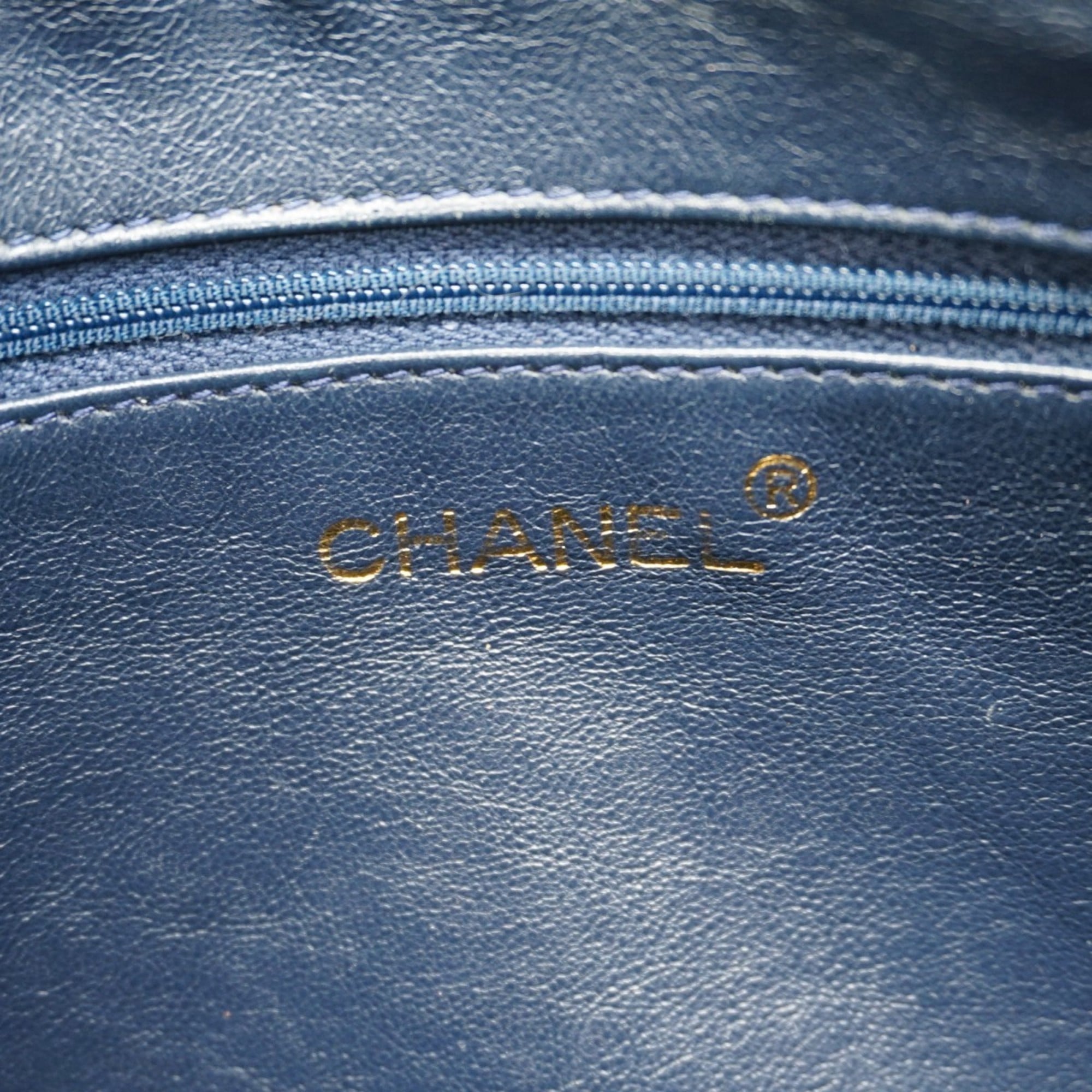 Chanel Navy Leather Shoulder Bag (Pre-Owned)