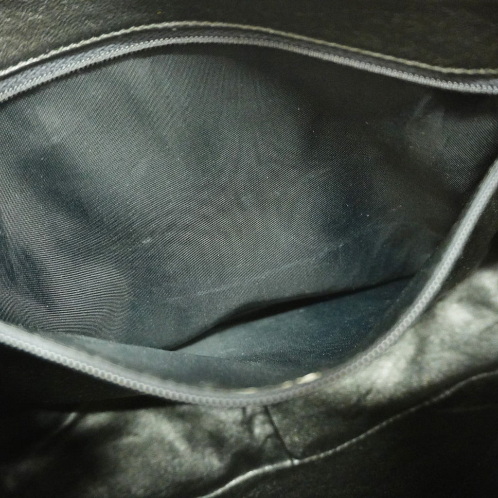 Chanel Black Grained Calfskin Shoulder Bag (Pre-Owned)