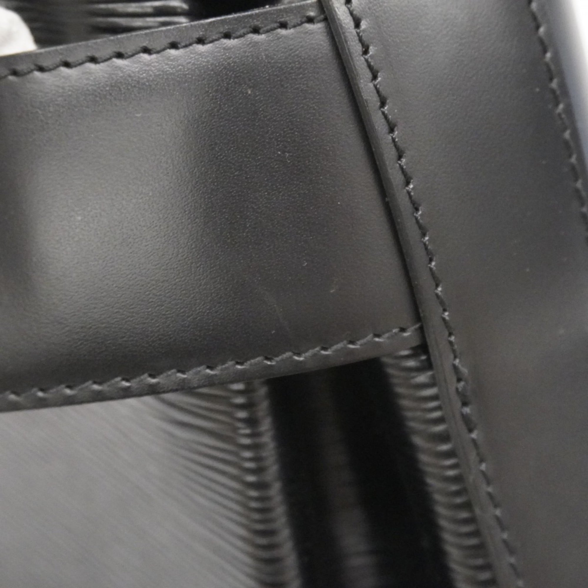 Louis Vuitton Noir Shoulder Bag (Pre-Owned)