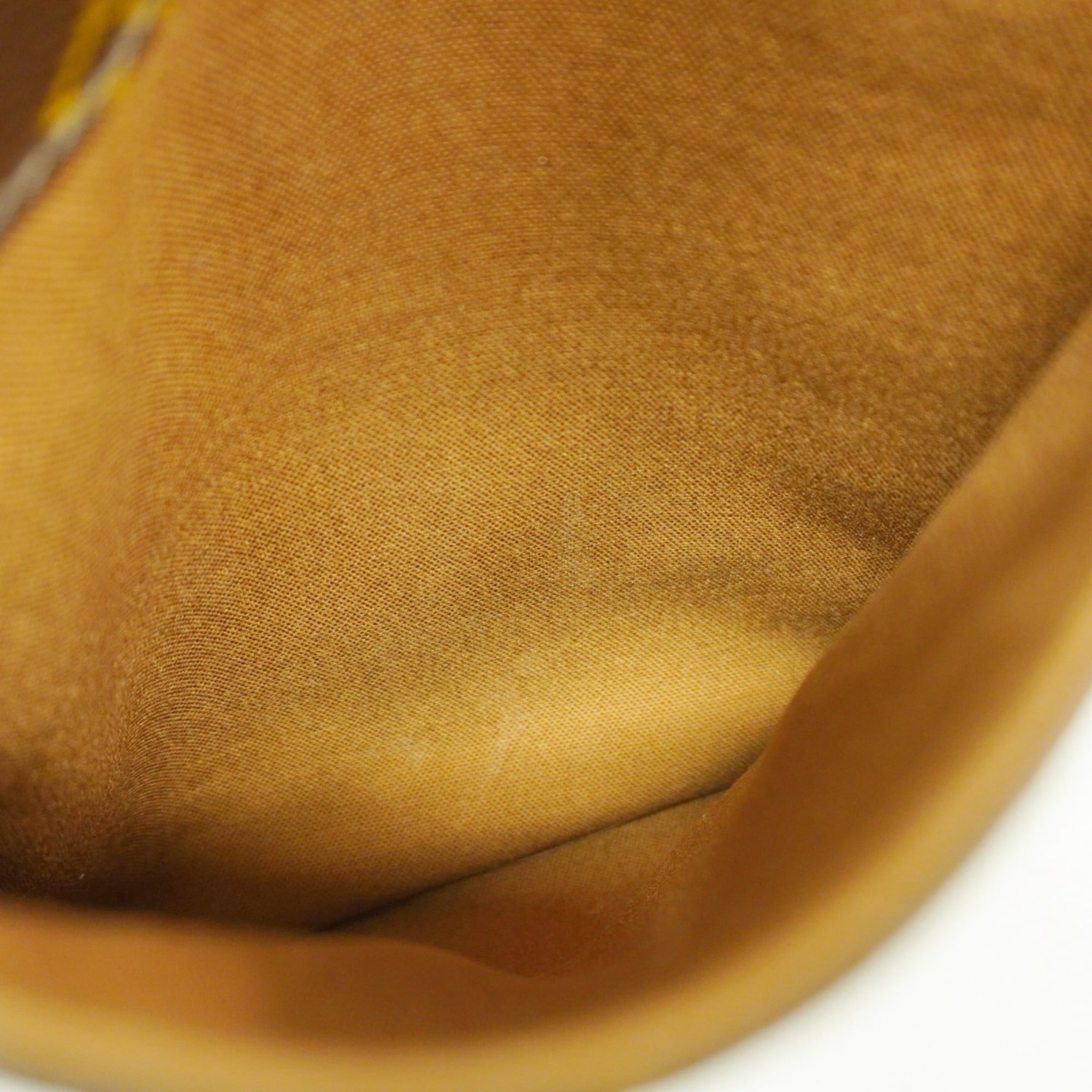 Louis Vuitton Brown Shoulder Bag (Pre-Owned)