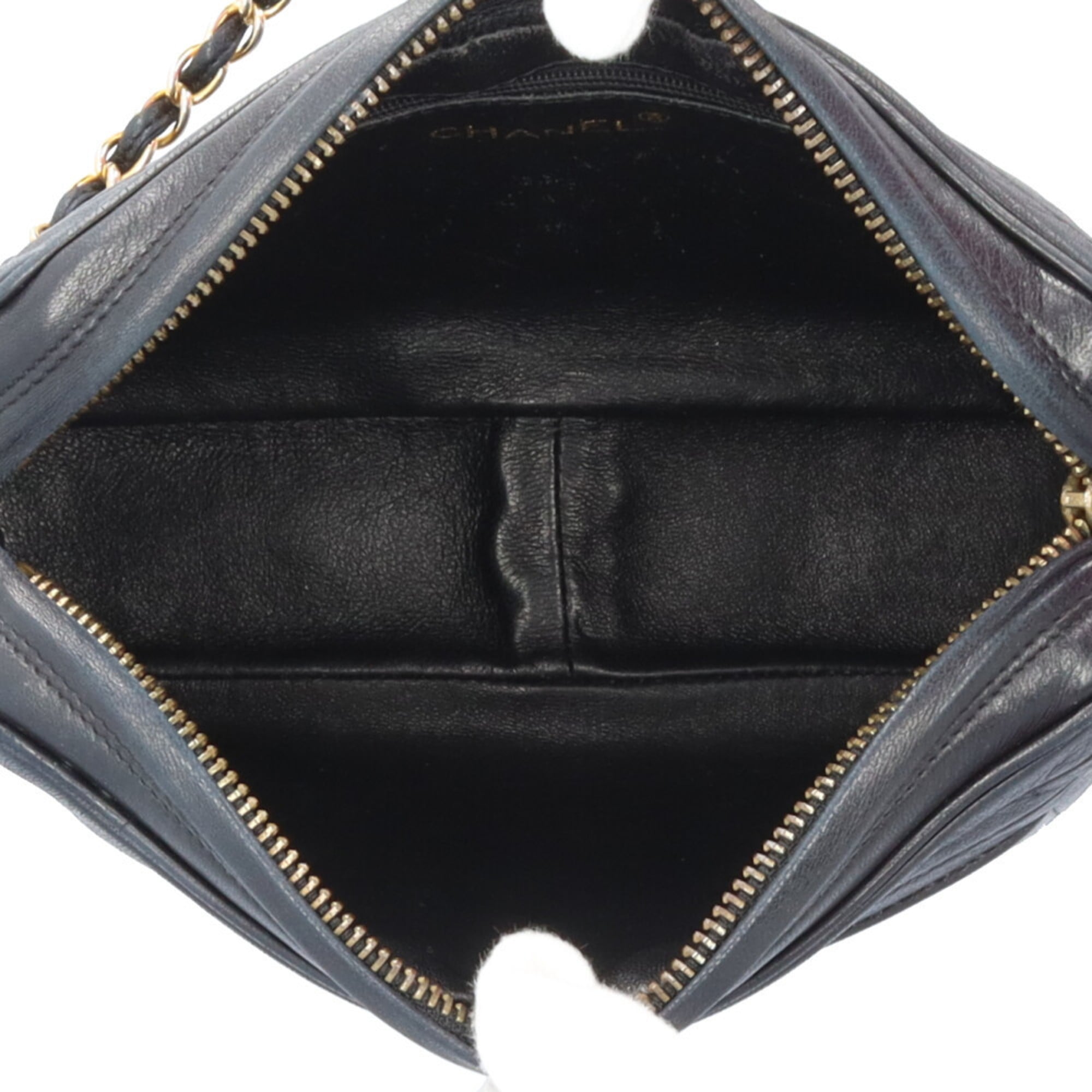 Chanel Black Leather Shoulder Bag (Pre-Owned)
