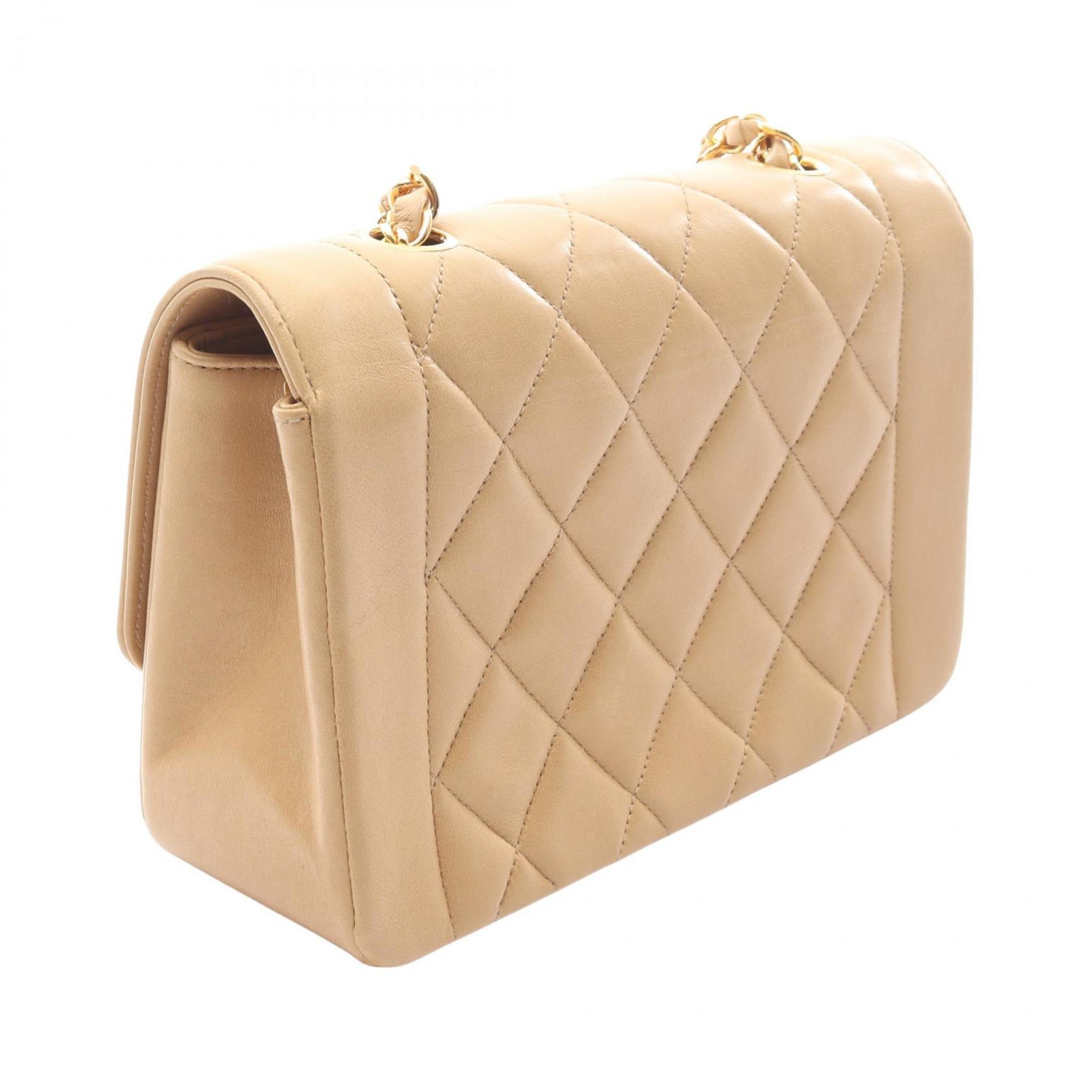 Chanel Beige Leather Shoulder Bag (Pre-Owned)