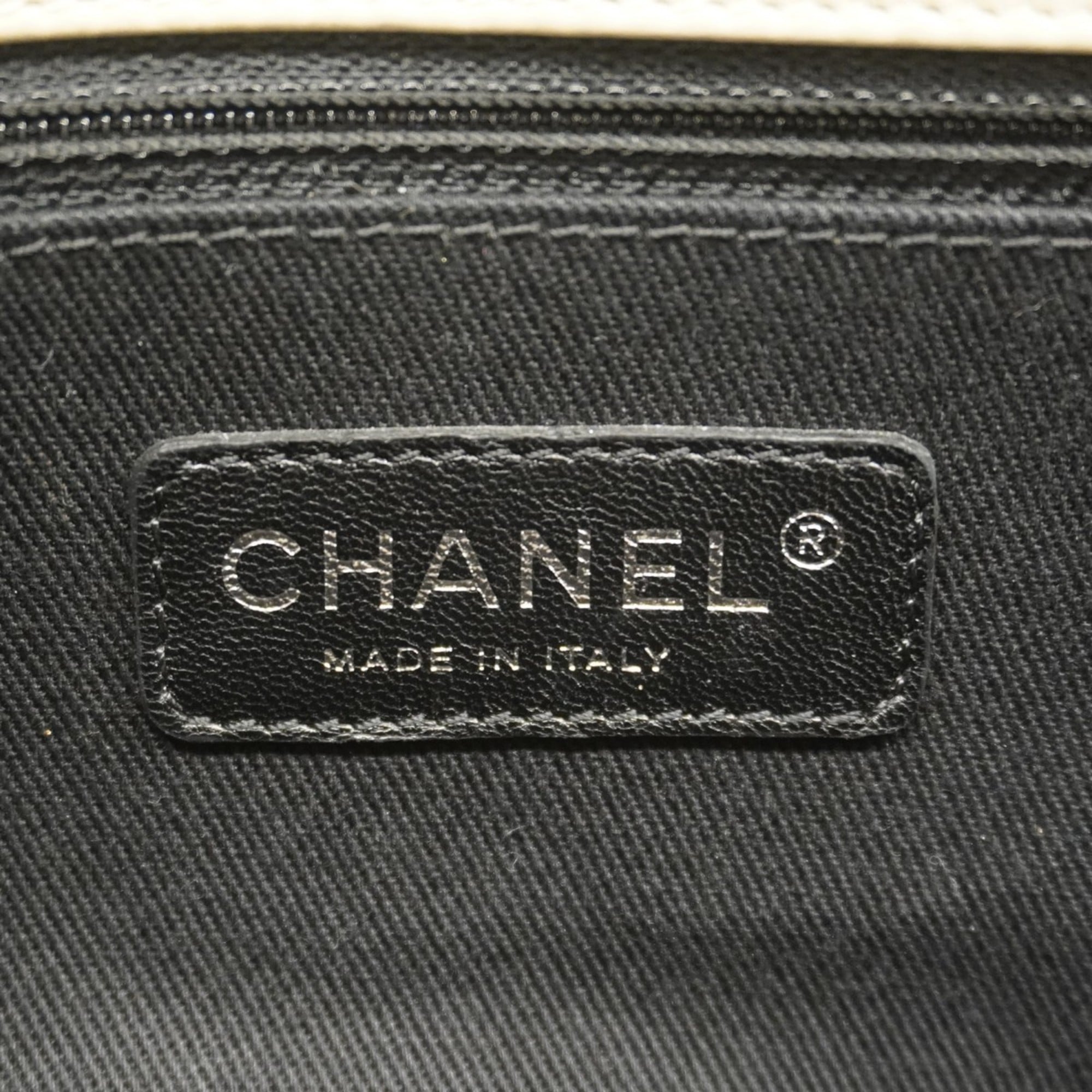 Chanel Beige Leather Shoulder Bag (Pre-Owned)