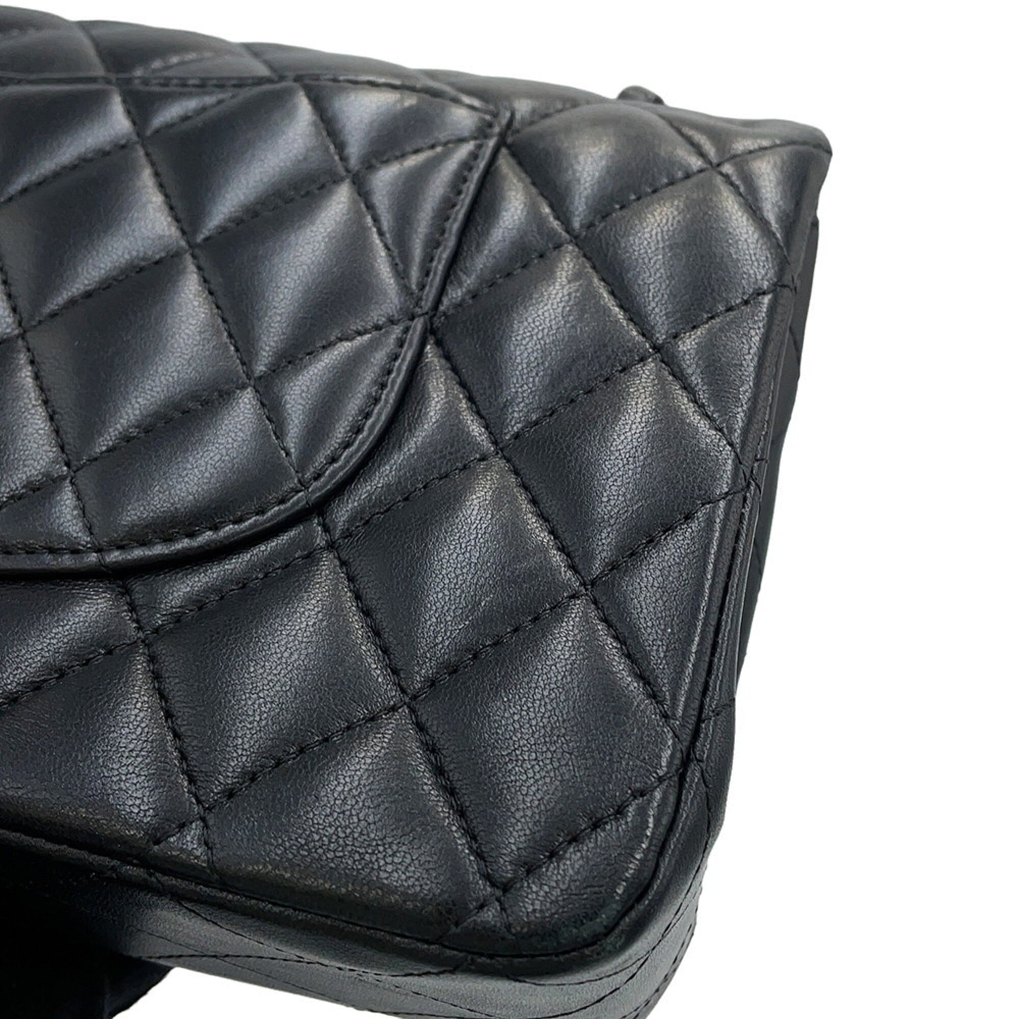 Chanel Matelasse Black Leather Shoulder Bag (Pre-Owned)