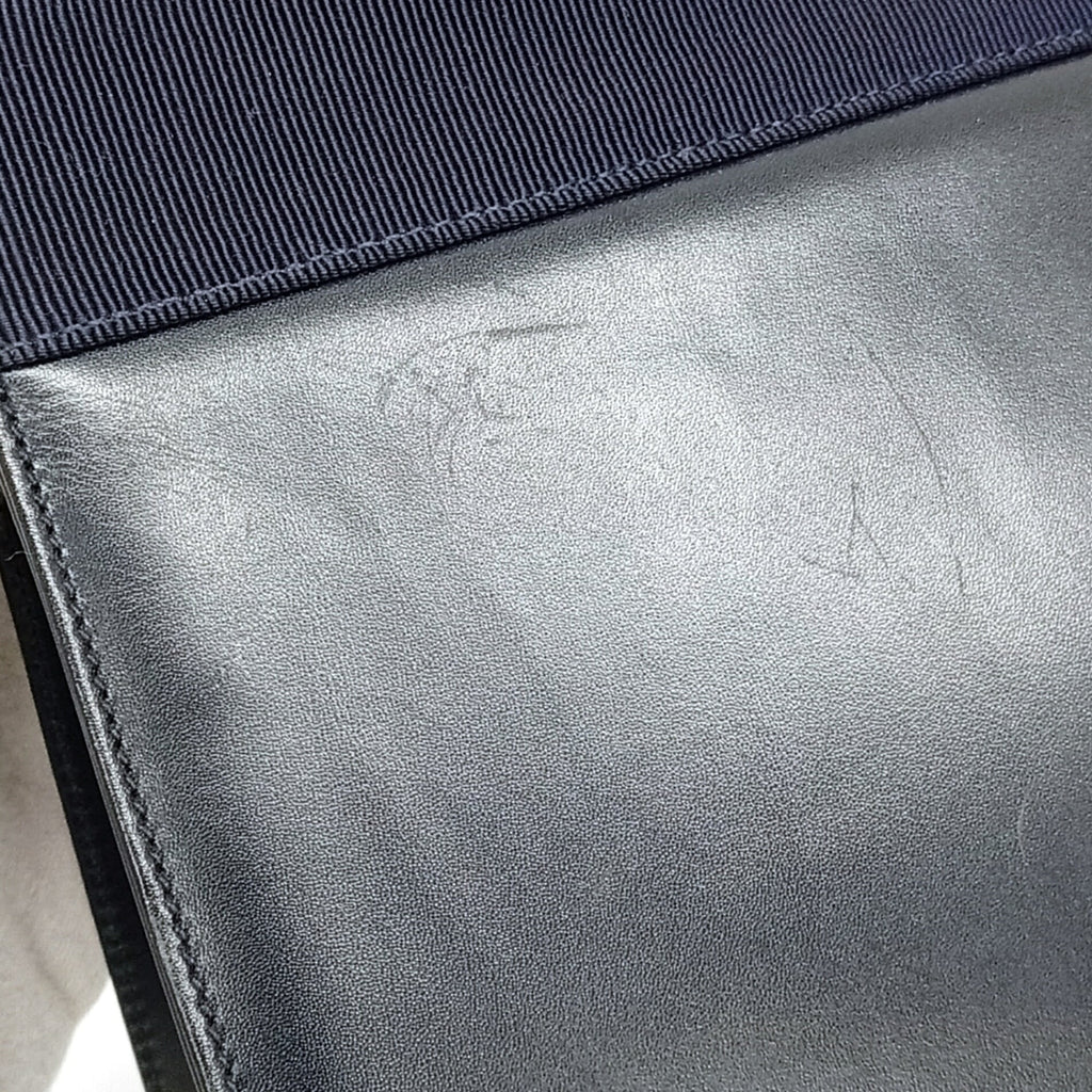 Salvatore Ferragamo Navy Leather Handbag (Pre-Owned)