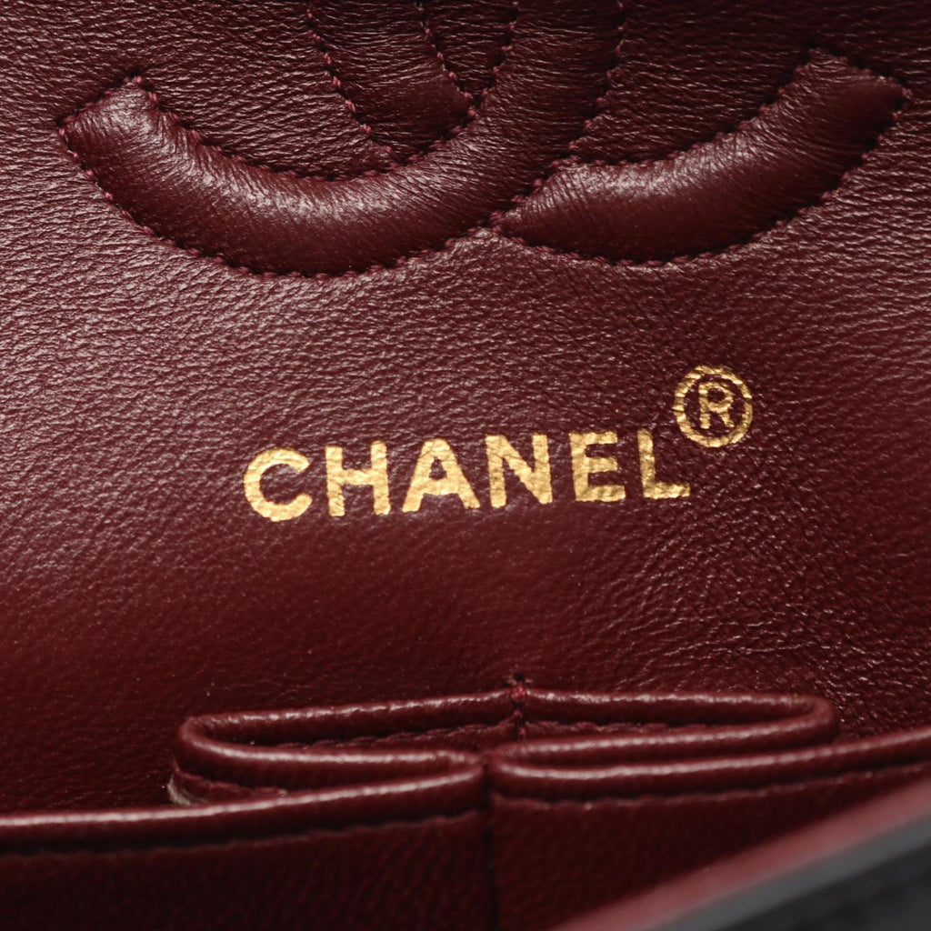 Chanel Black Leather Shoulder Bag (Pre-Owned)