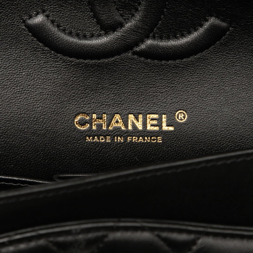 Chanel Black Leather Shoulder Bag (Pre-Owned)