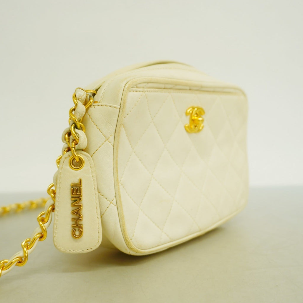 Chanel White Leather Shoulder Bag (Pre-Owned)